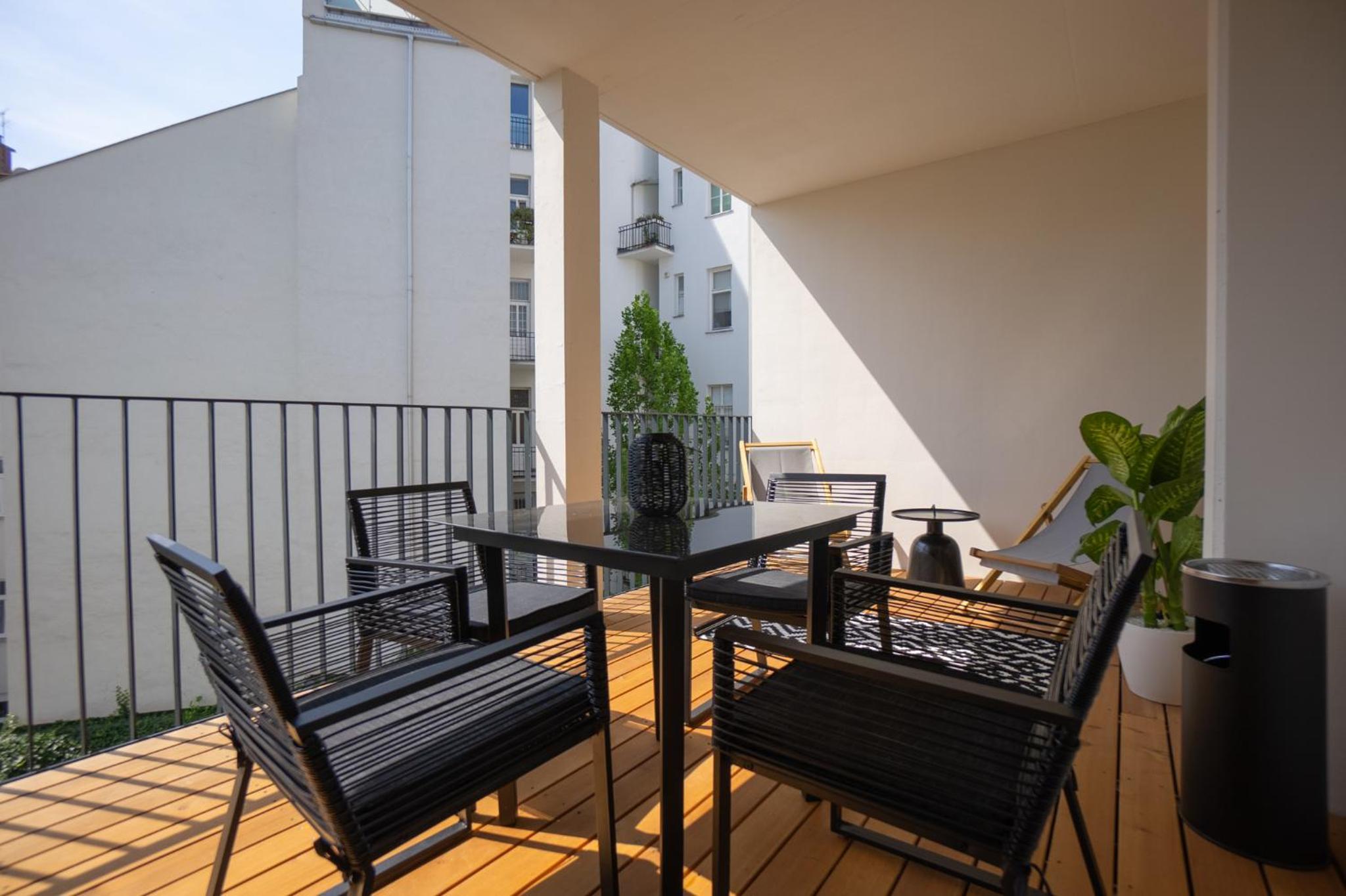 Bright stylish apartment with a huge terrace in a top location