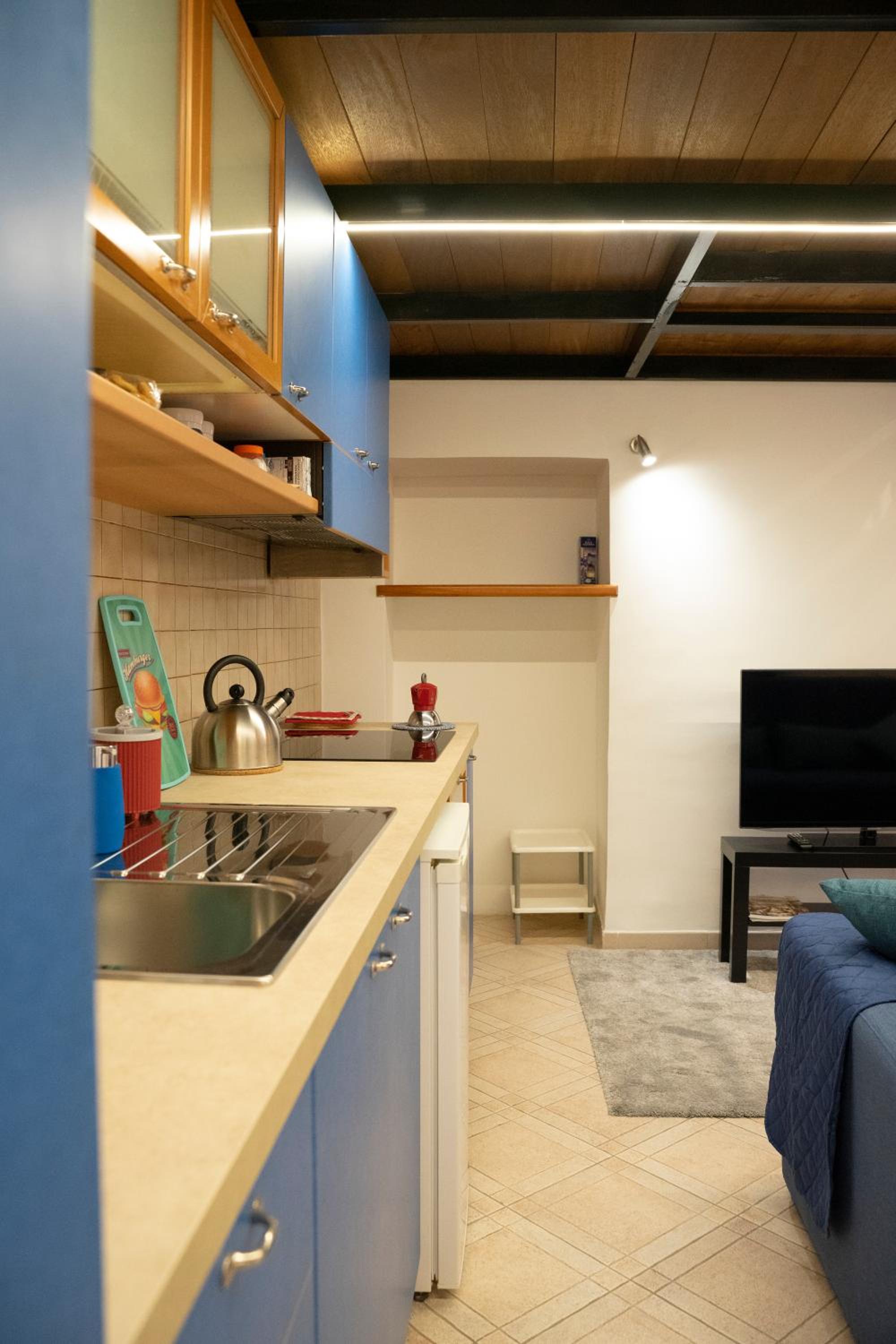 Tom apartments