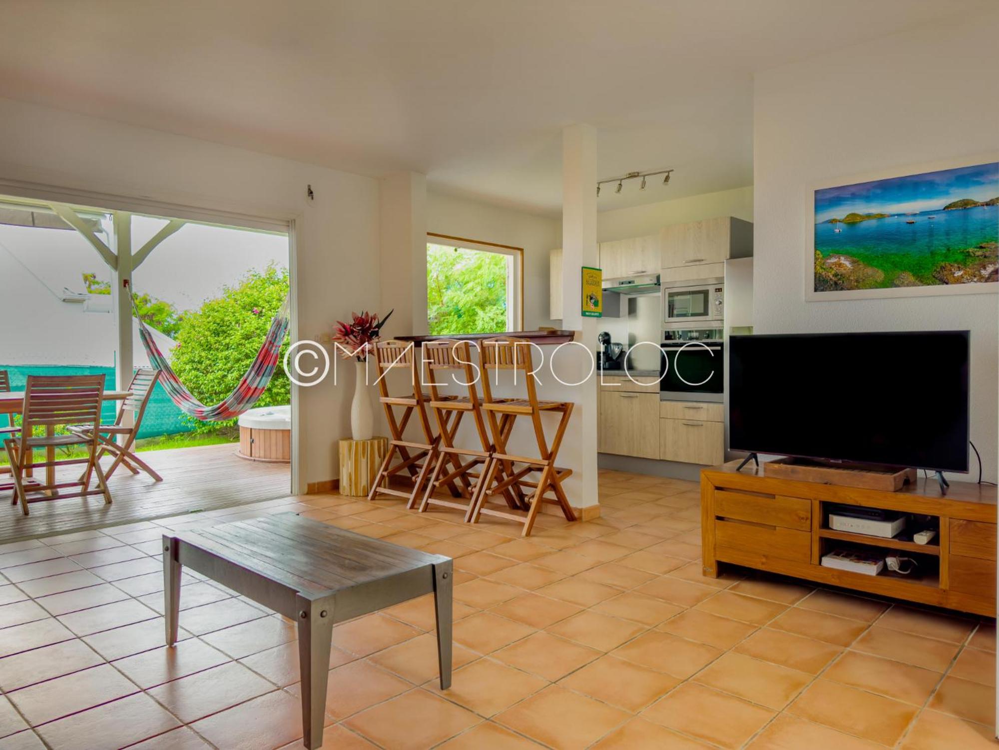 Promo ! La Villa Caraïbes avec Jacuzzi et Proche de la Plage du Bourg ! view 2