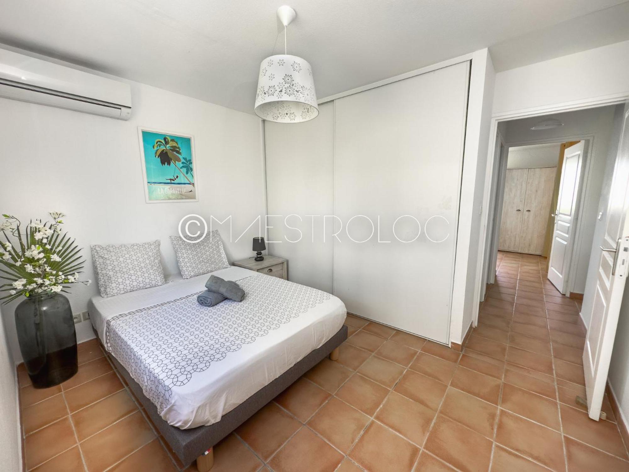 Promo ! La Villa Caraïbes avec Jacuzzi et Proche de la Plage du Bourg ! view 5
