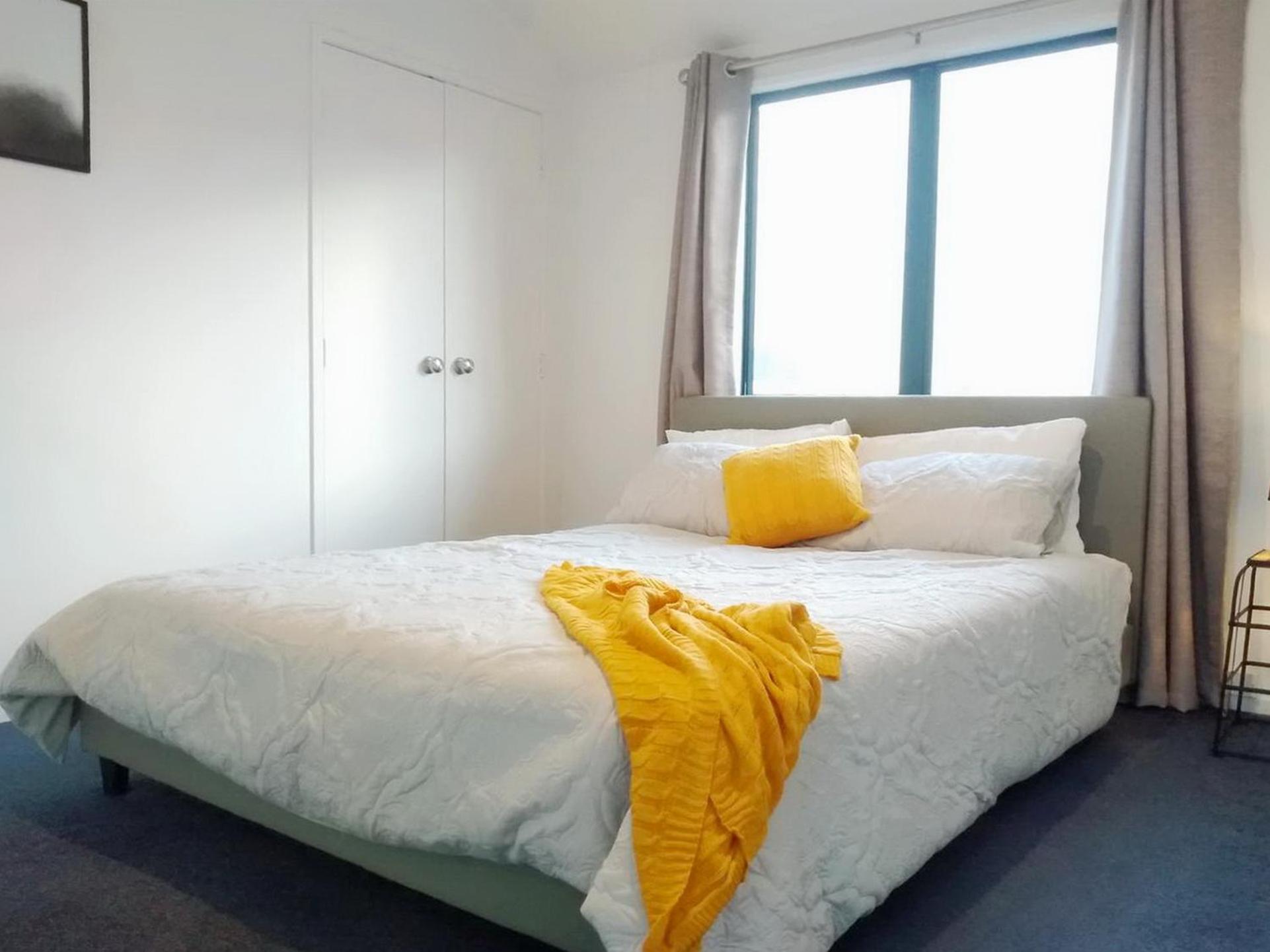 Big family house Easy to Airport