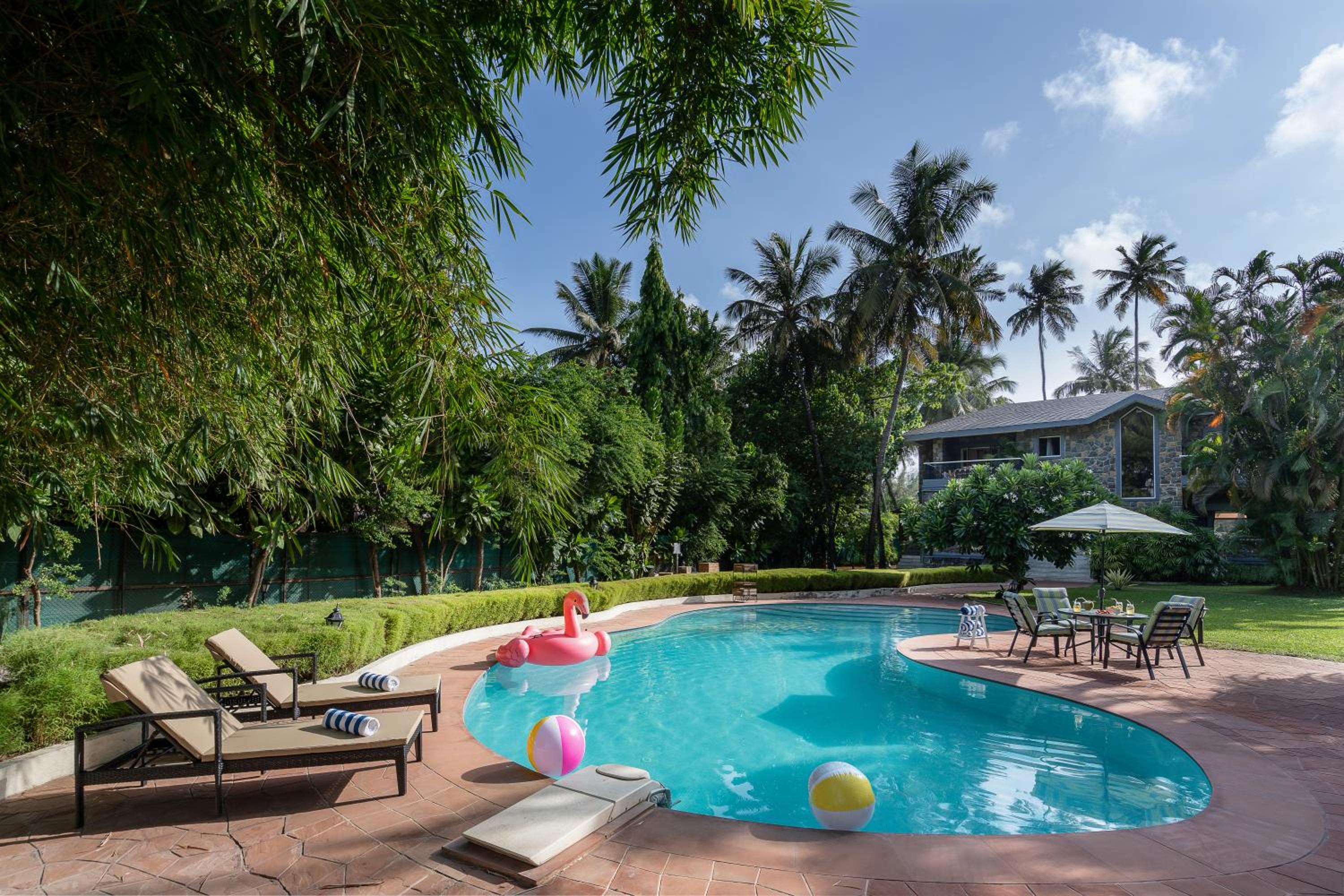 LohonoStays Waves Villa view 2