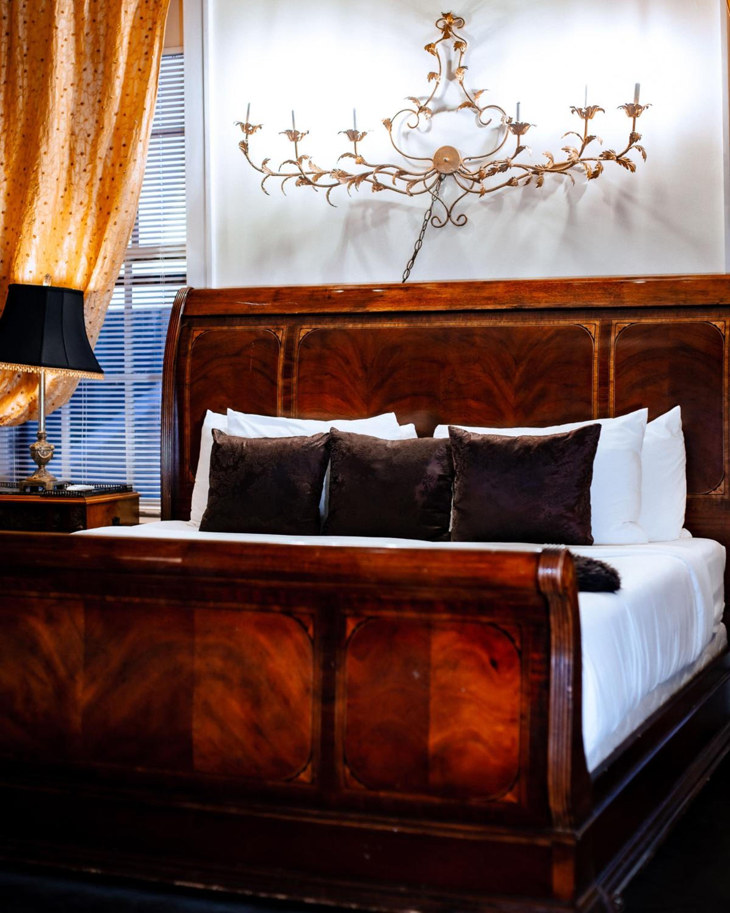 Maxwell Mansion Hotel