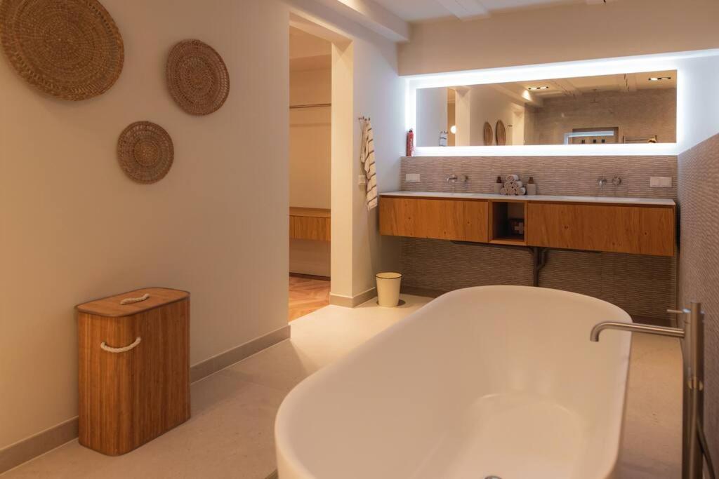Newly renovated luxurious 200 SQM loft in city centre