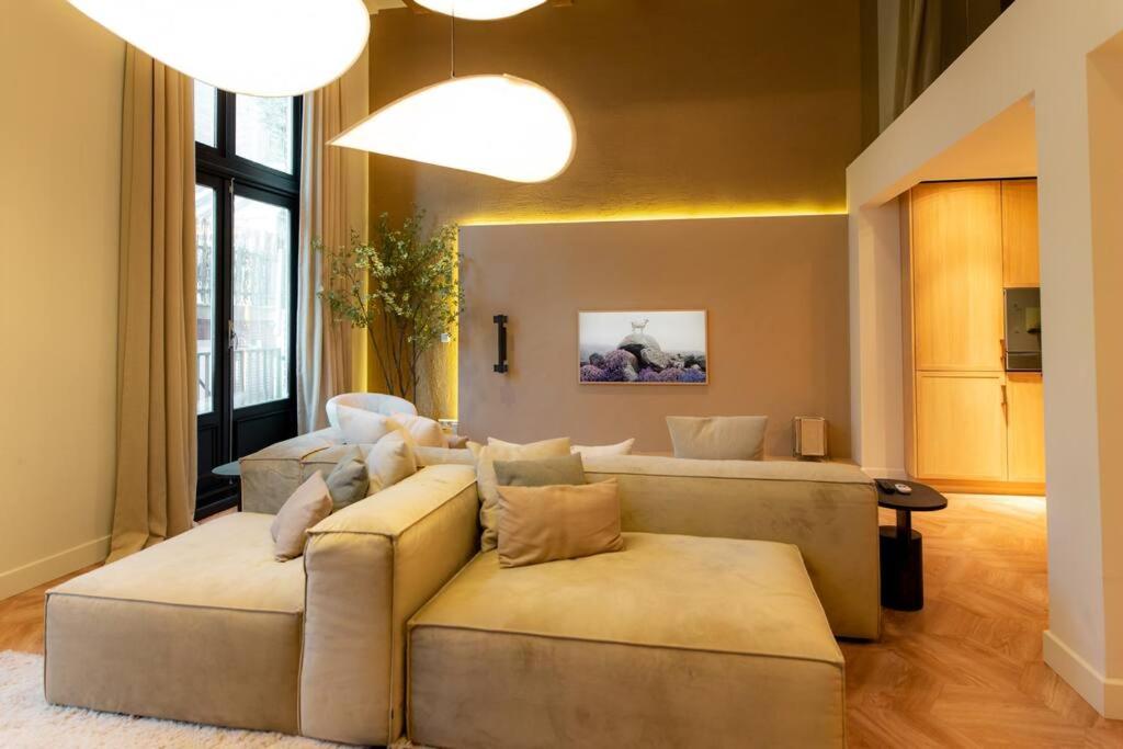 Newly renovated luxurious 200 SQM loft in city centre