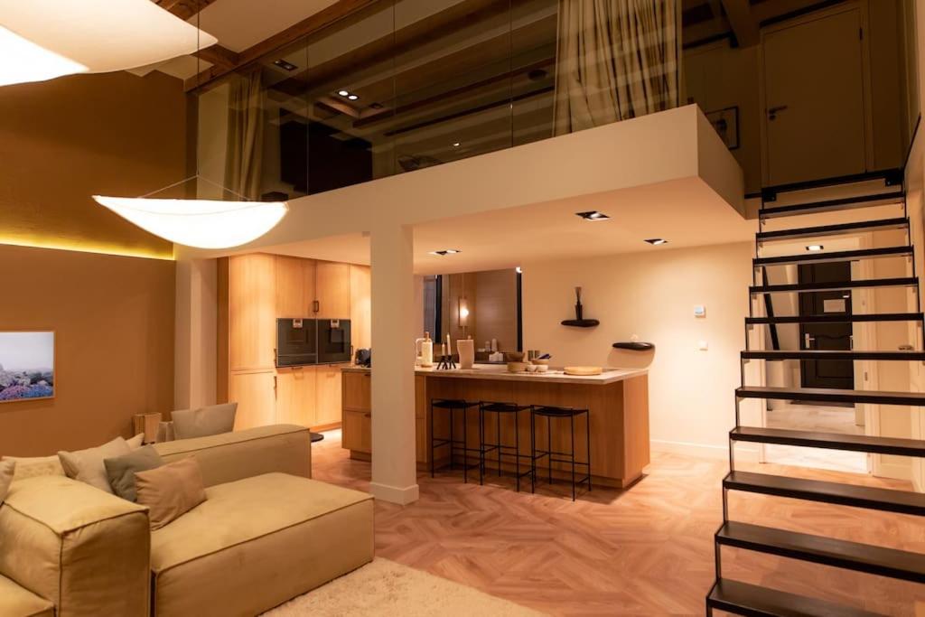 Newly renovated luxurious 200 SQM loft in city centre