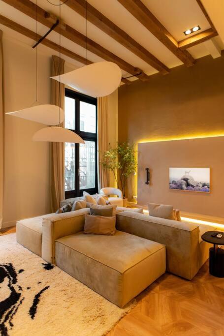 Newly renovated luxurious 200 SQM loft in city centre