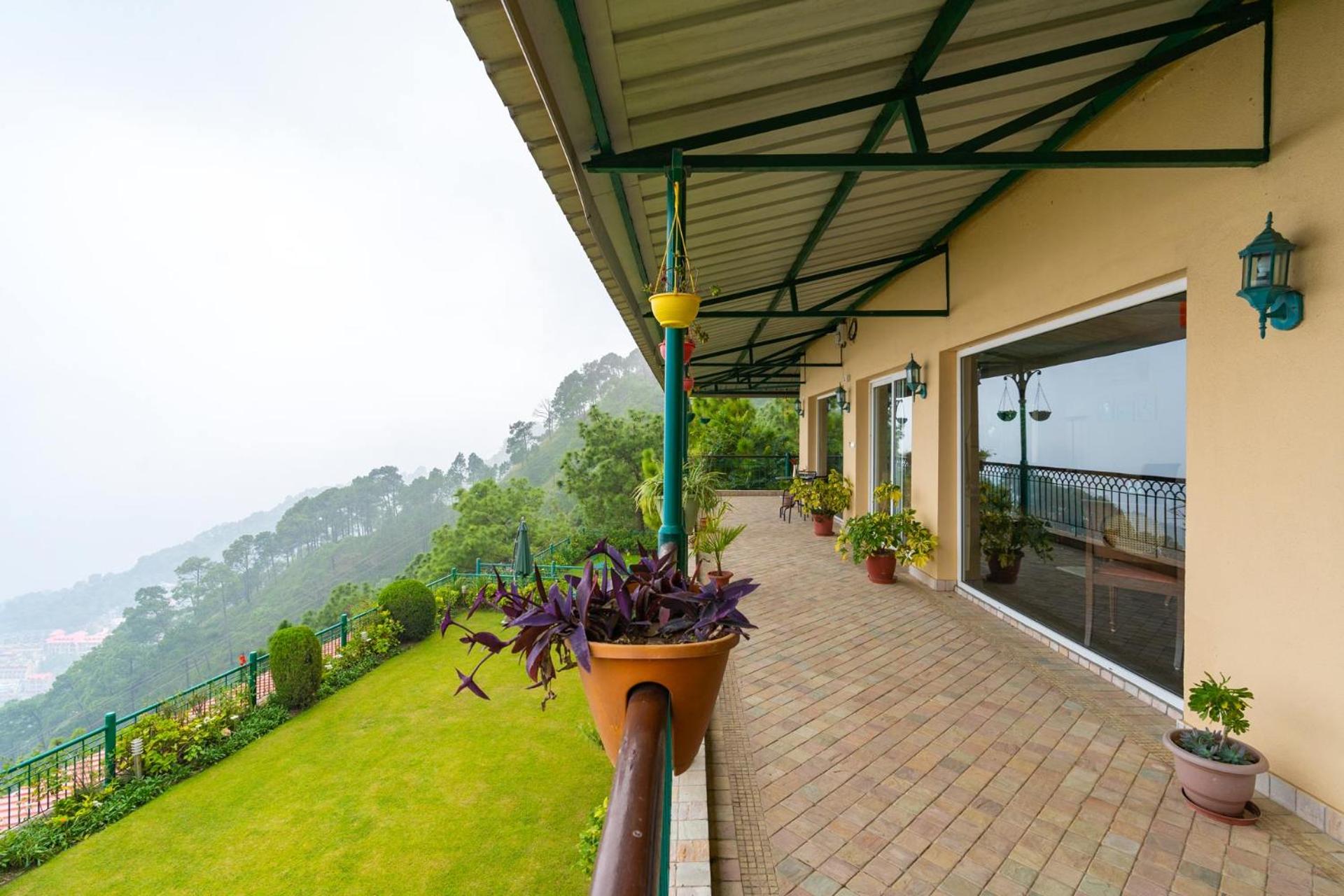 StayVista at Ludlow House Luxury Villa with Lawn & Fireplace at Mall Road view 3