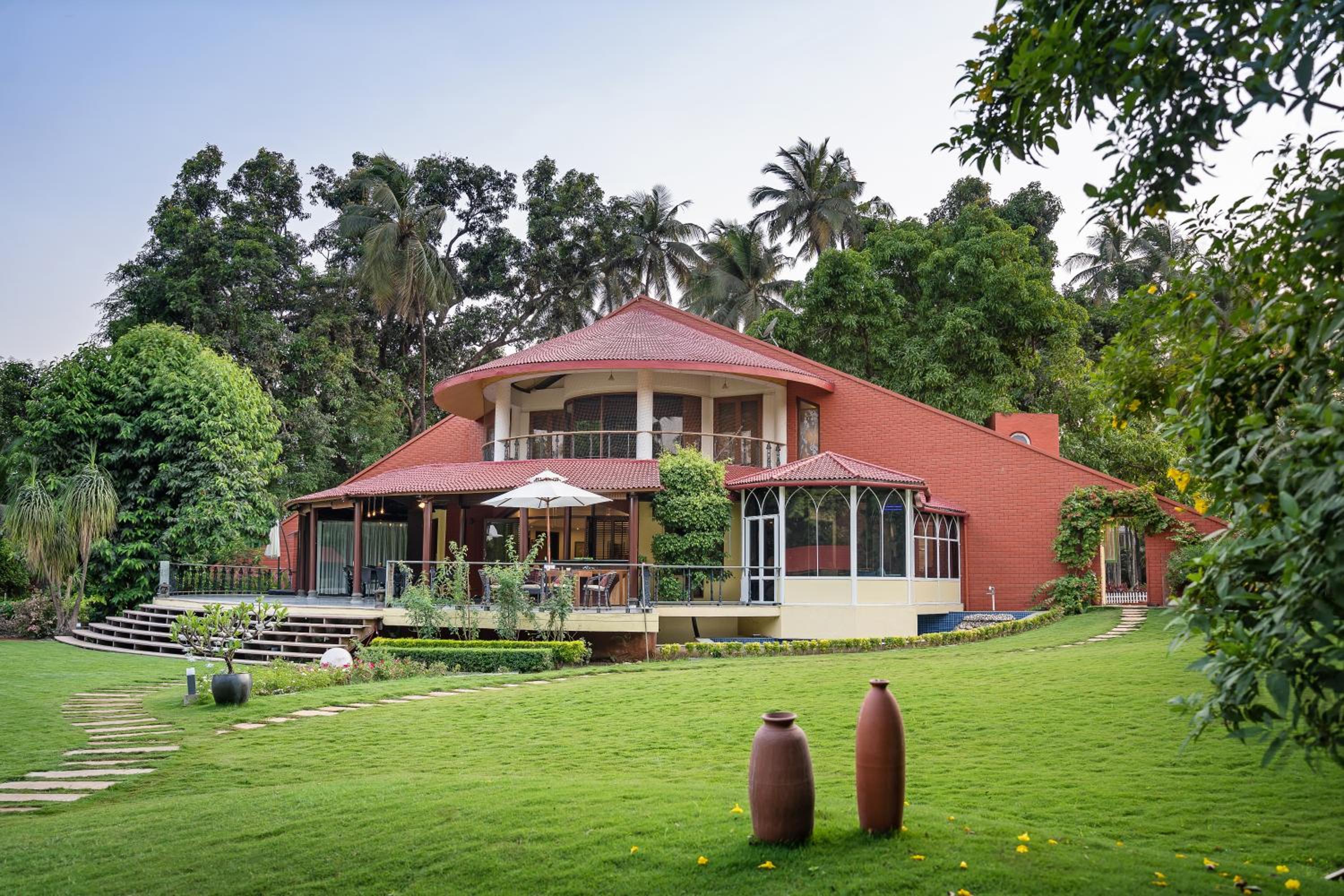 LohonoStays Villa Lani view 2