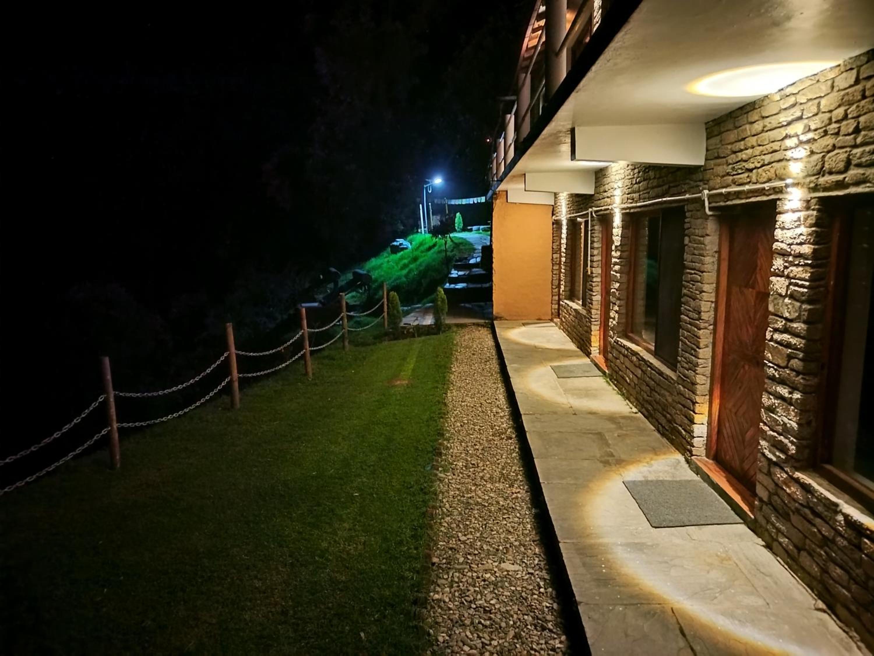 Photo 37