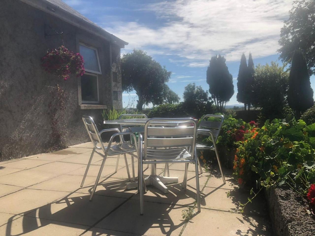 Hotel Ballyconnelly Cottages, Galgorm area - Image 1