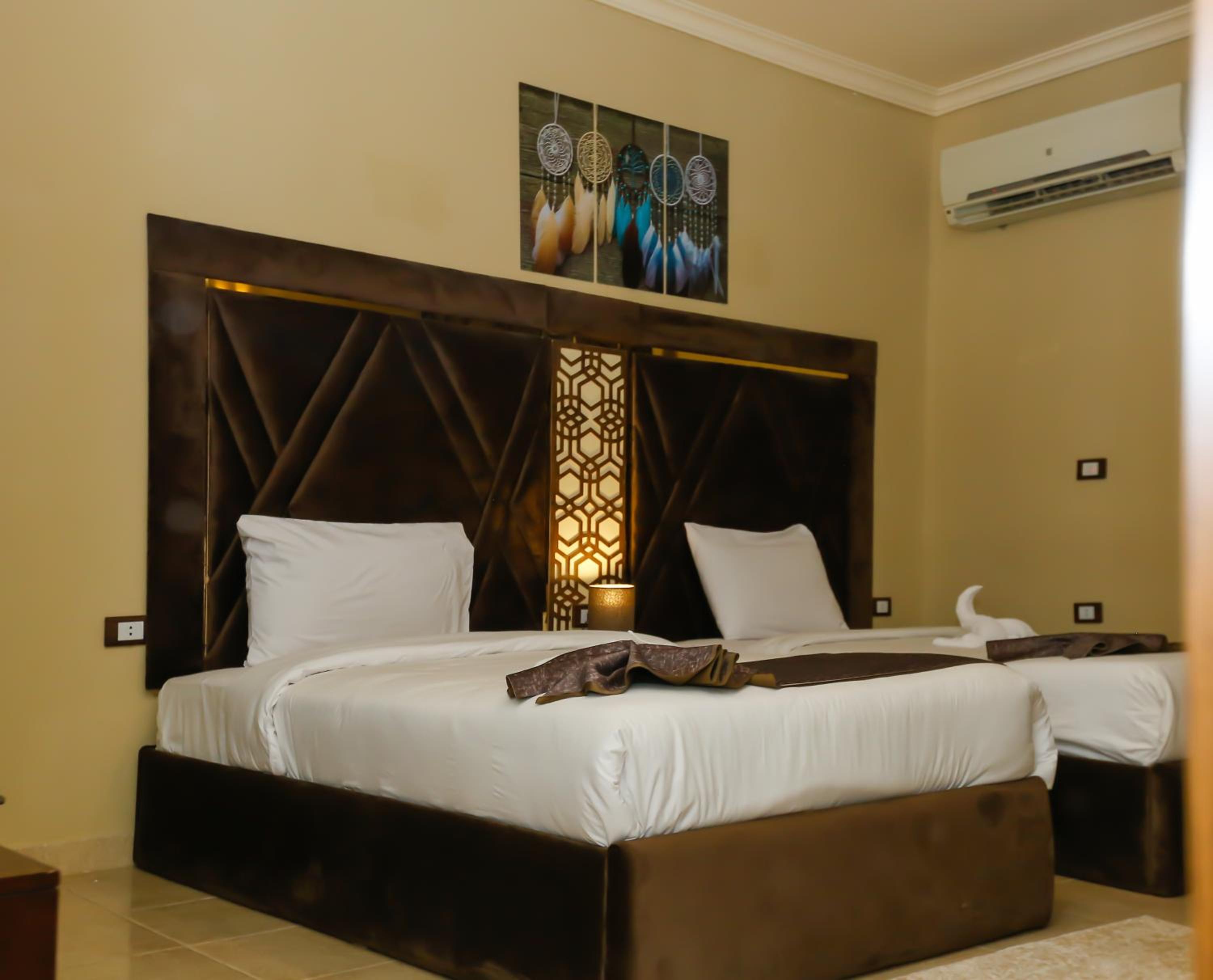 King Cheops Inn - Pyramid View