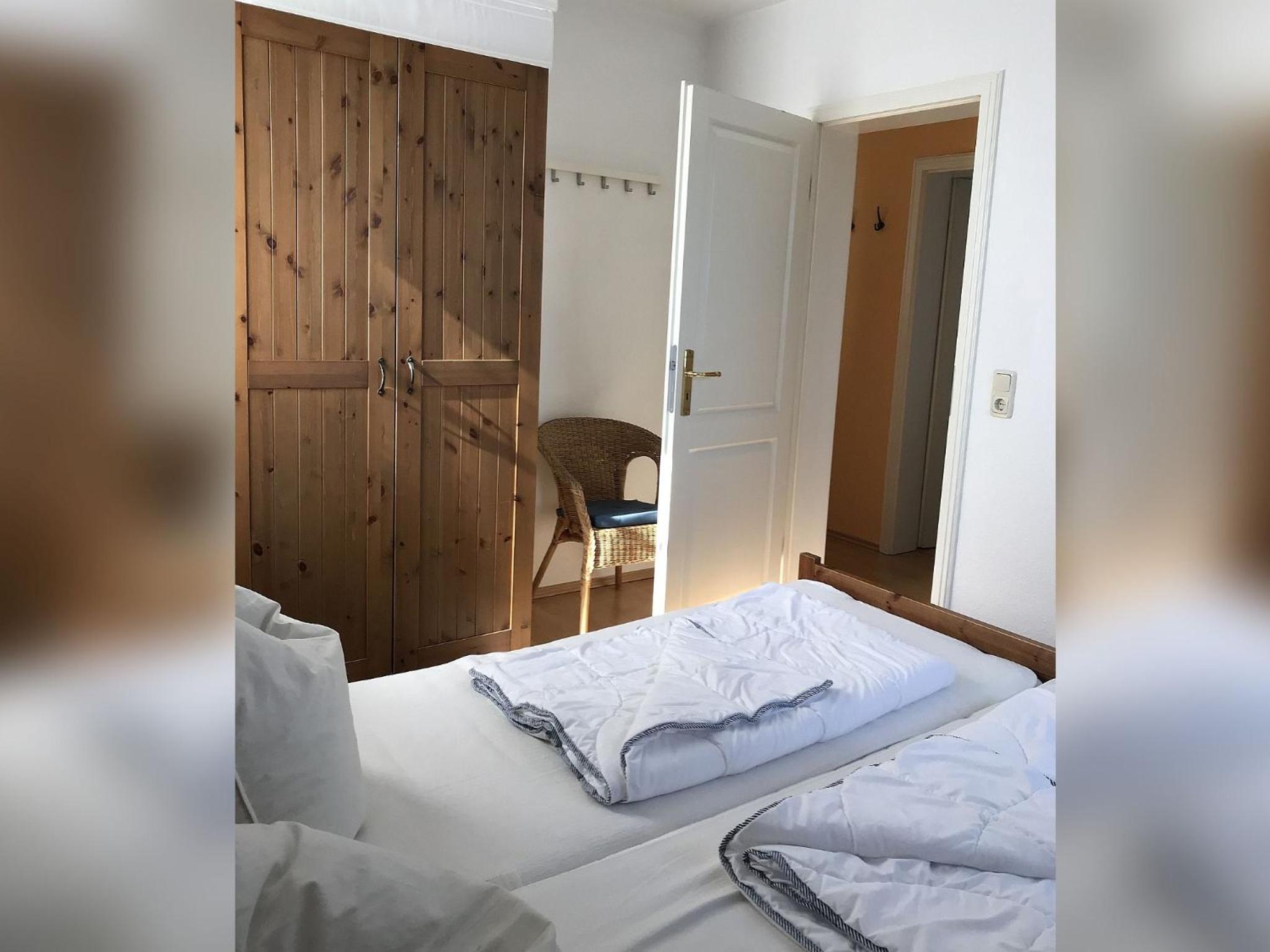 Bernsteinhaus Whg 1, strandnah mit Kamin und WLAN
