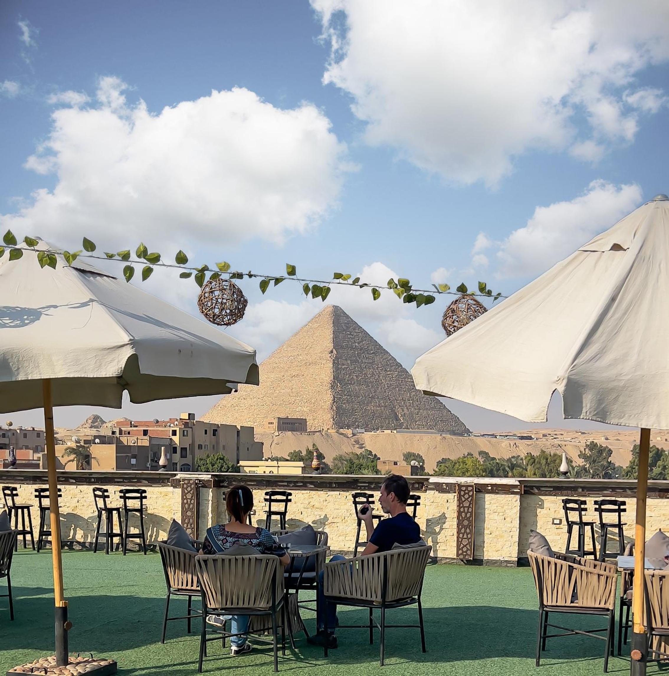 King Cheops Inn - Pyramid View