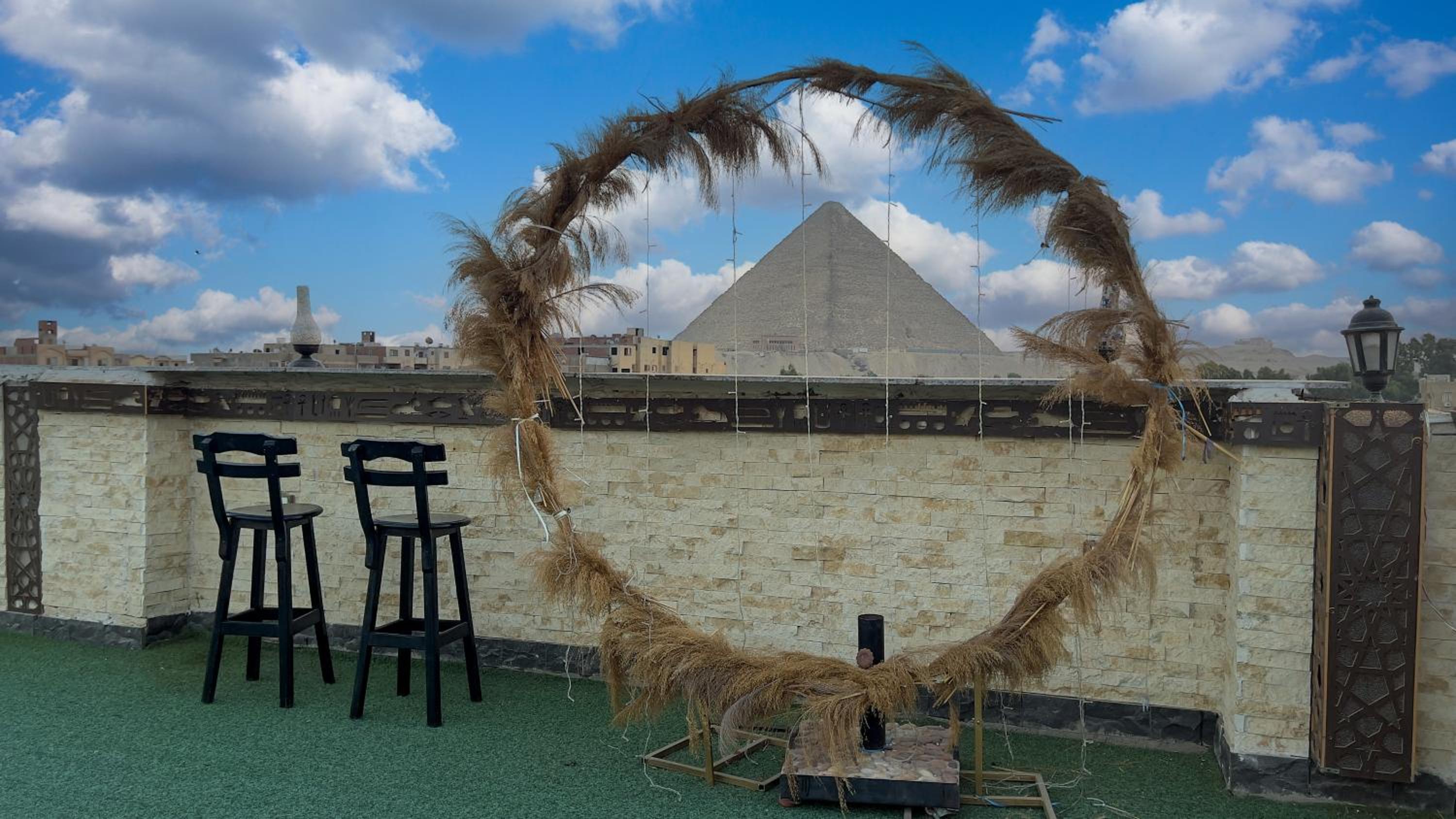 King Cheops Inn - Pyramid View
