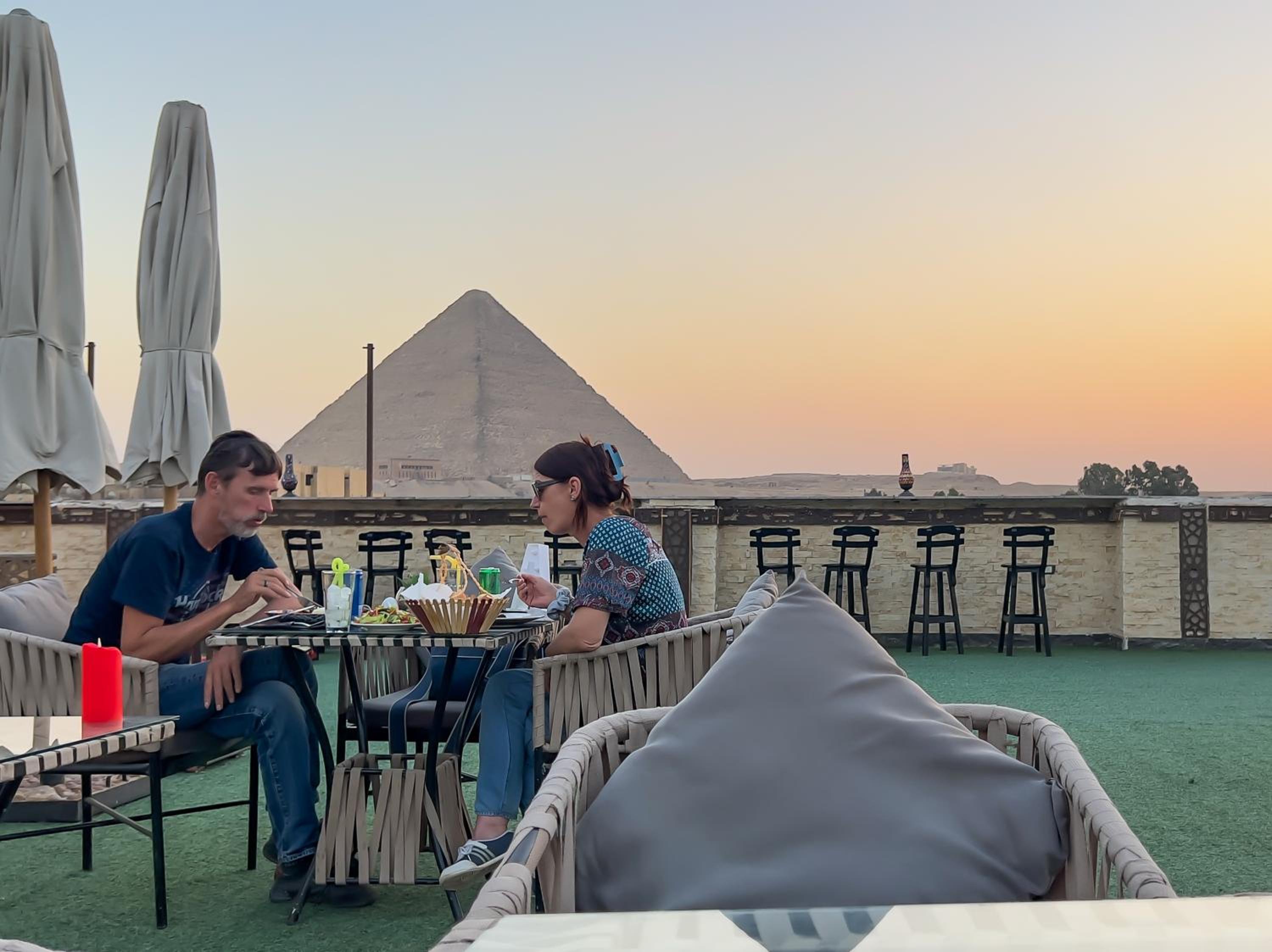 King Cheops Inn - Pyramid View