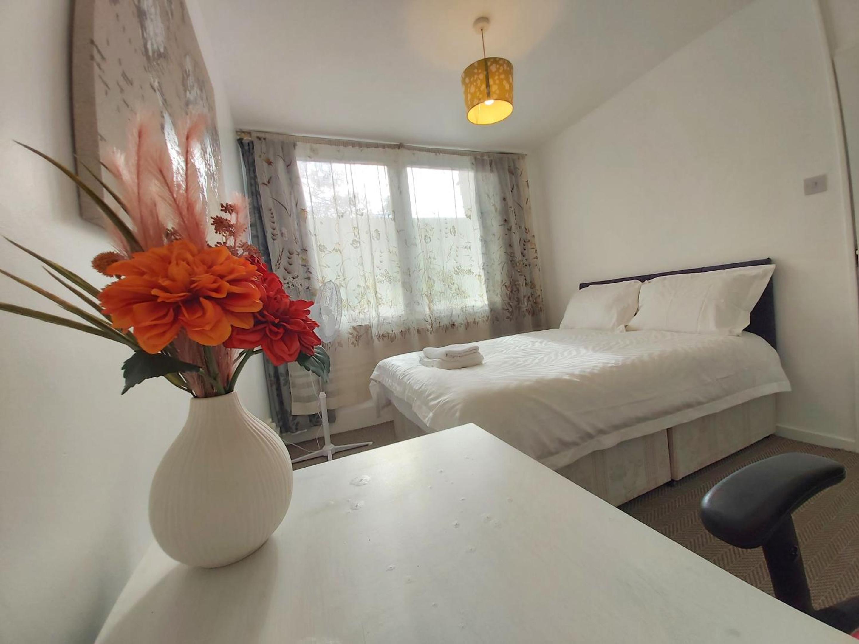 London Oldbury house rooms