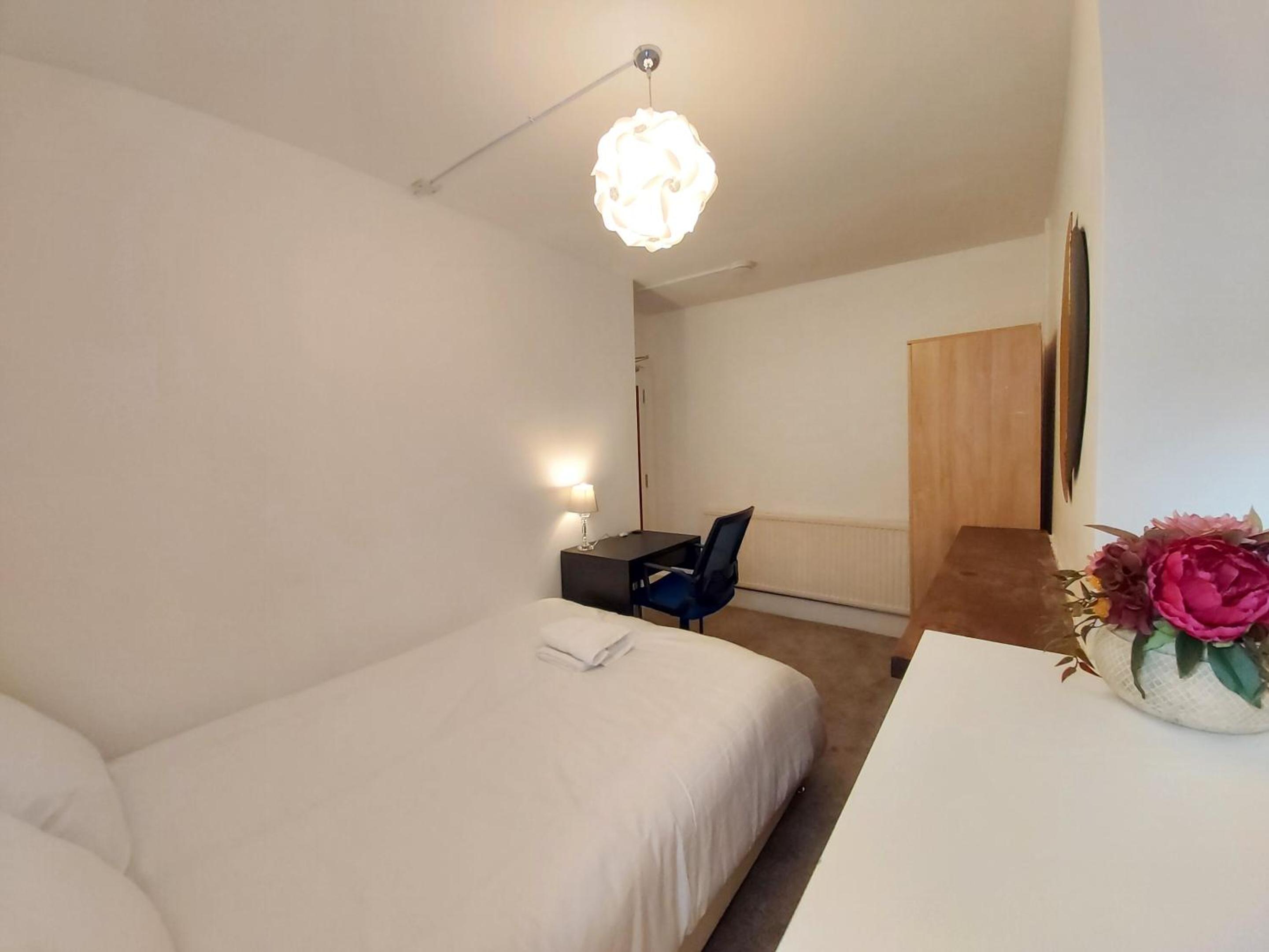 London Oldbury house rooms