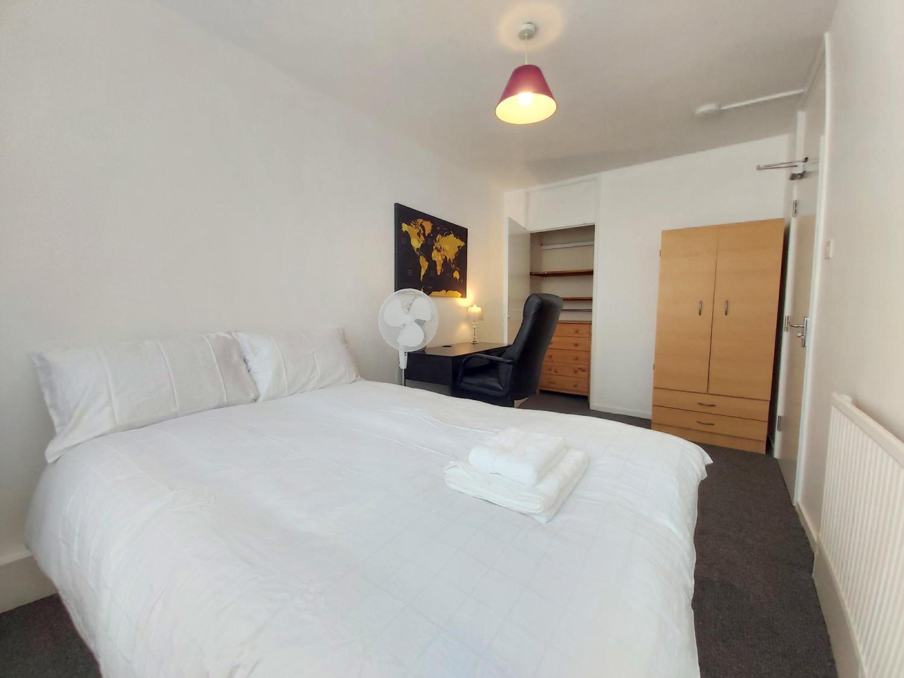 London Oldbury house rooms