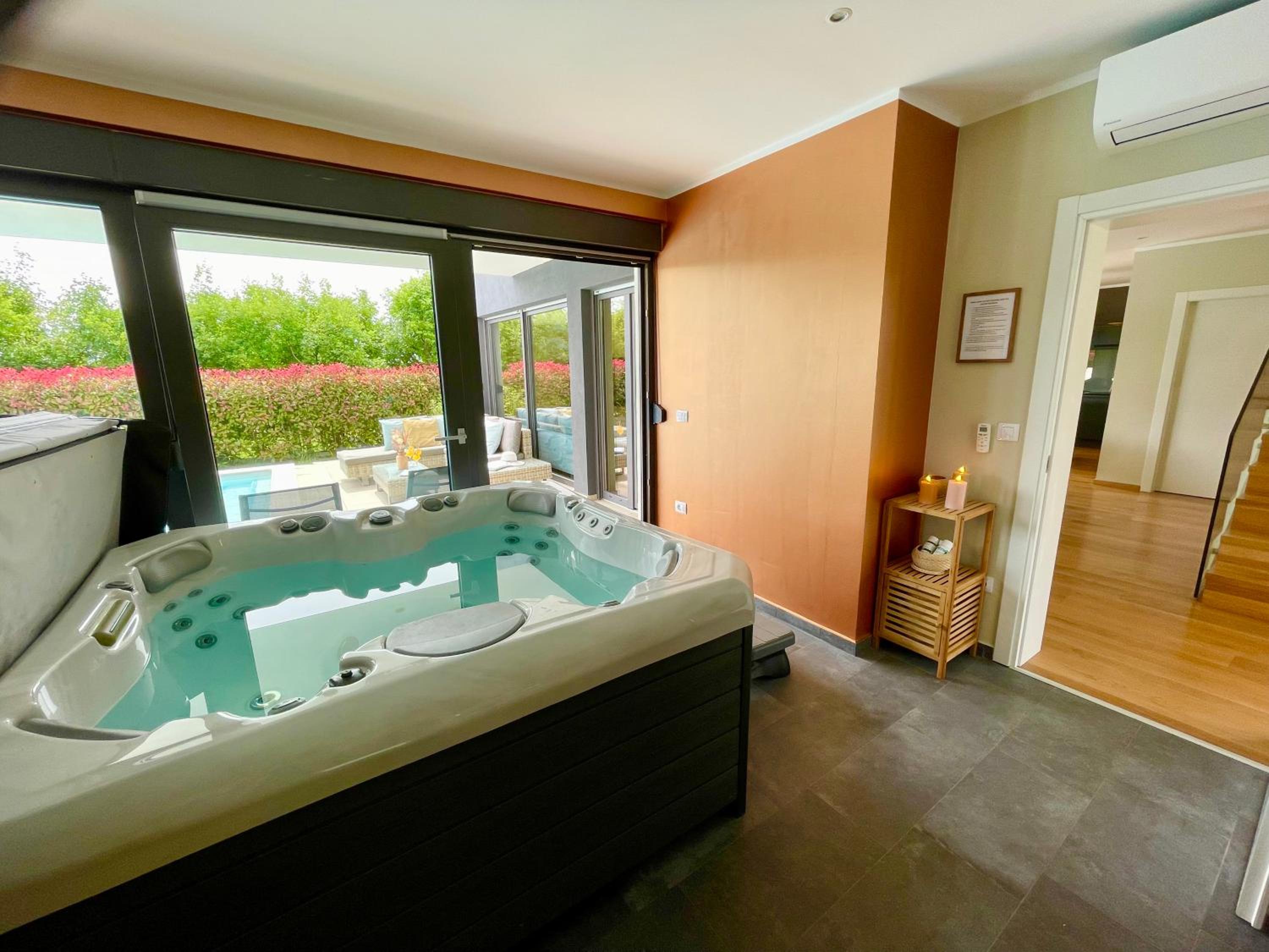 Luxury Villa Hedone with heated pool, welness and playground view 3