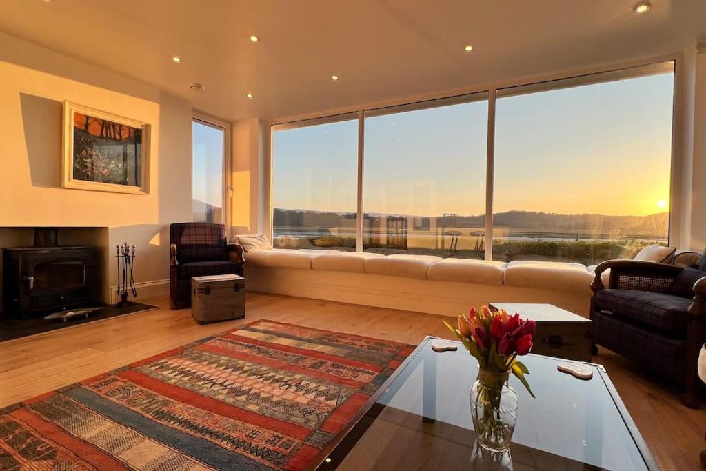 Shorepark - waterfront cottage with stunning views view 4