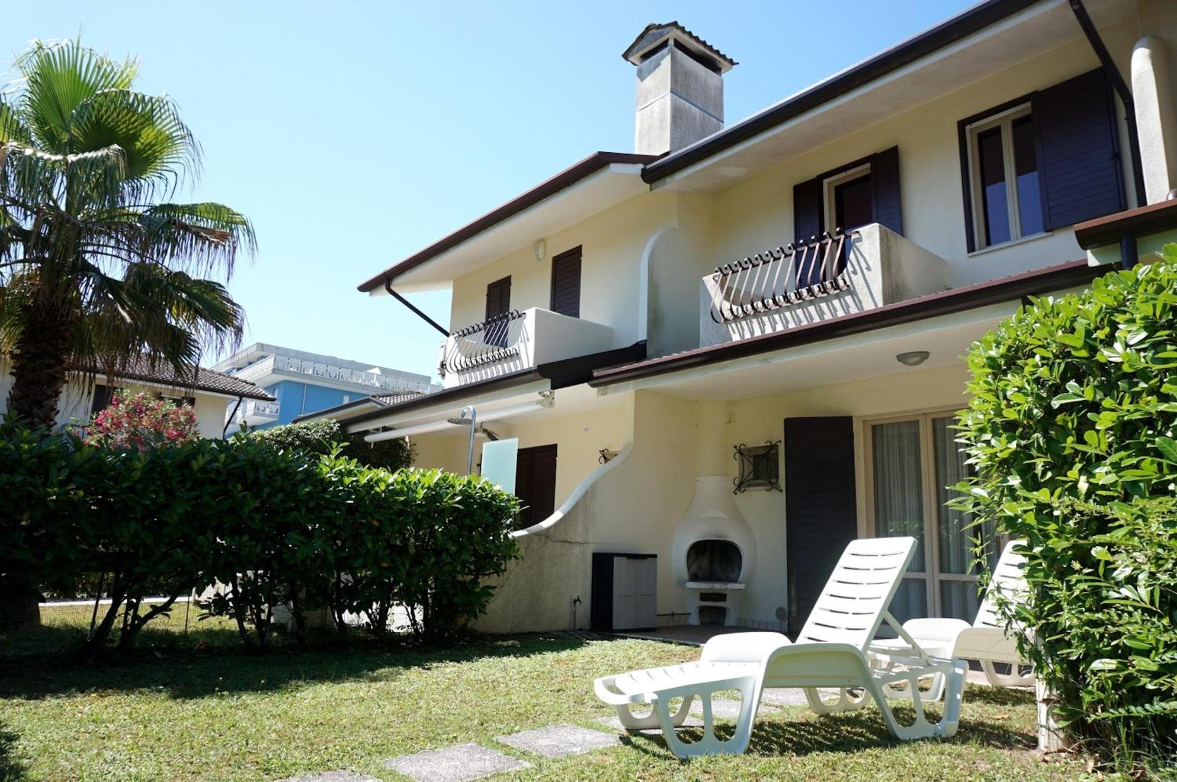 Precious villa with private garden and barbecue view 3