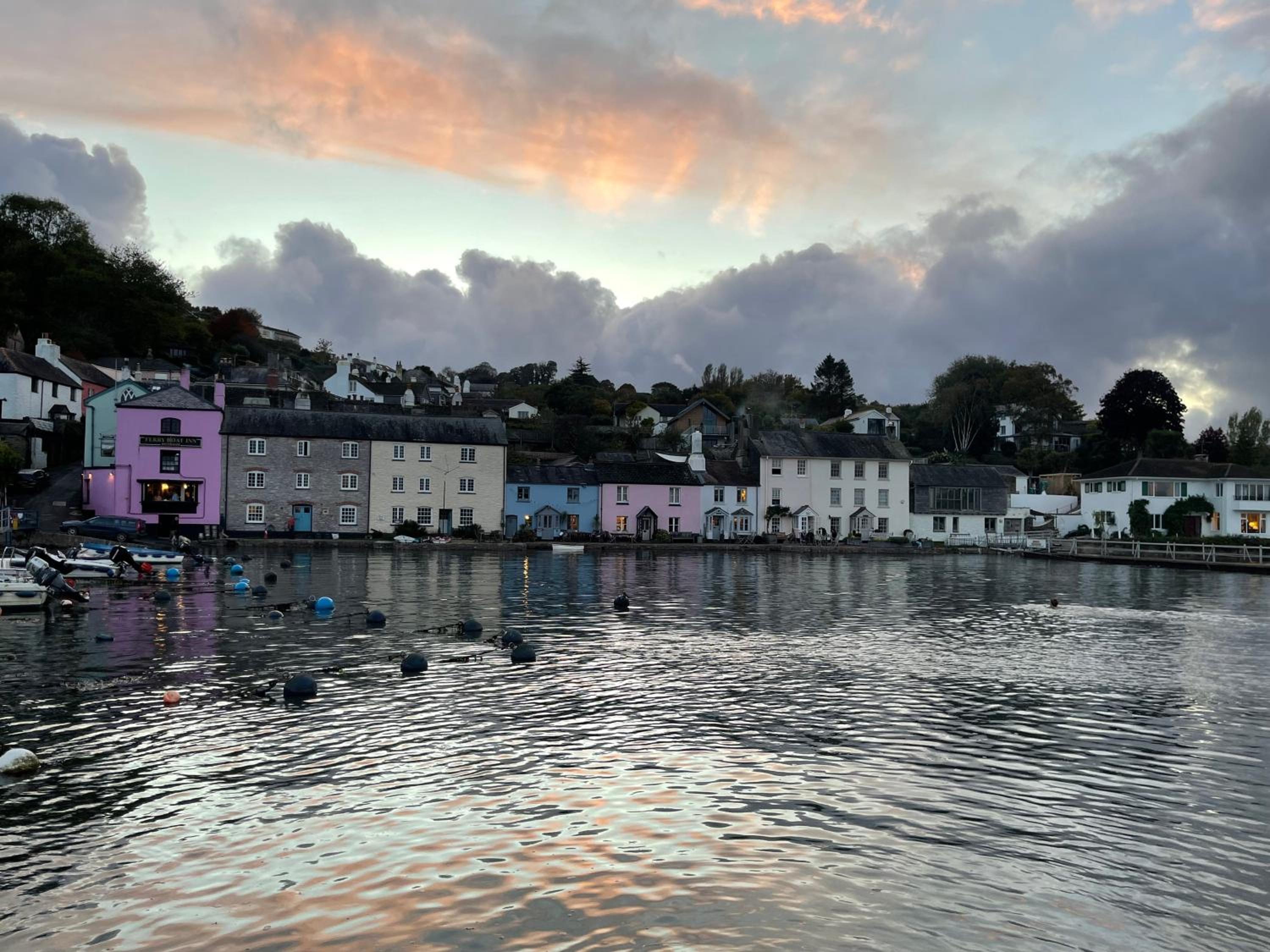 Quay Cottage - Waterfront Cottage in Dittisham, Sleeps 8 view 2