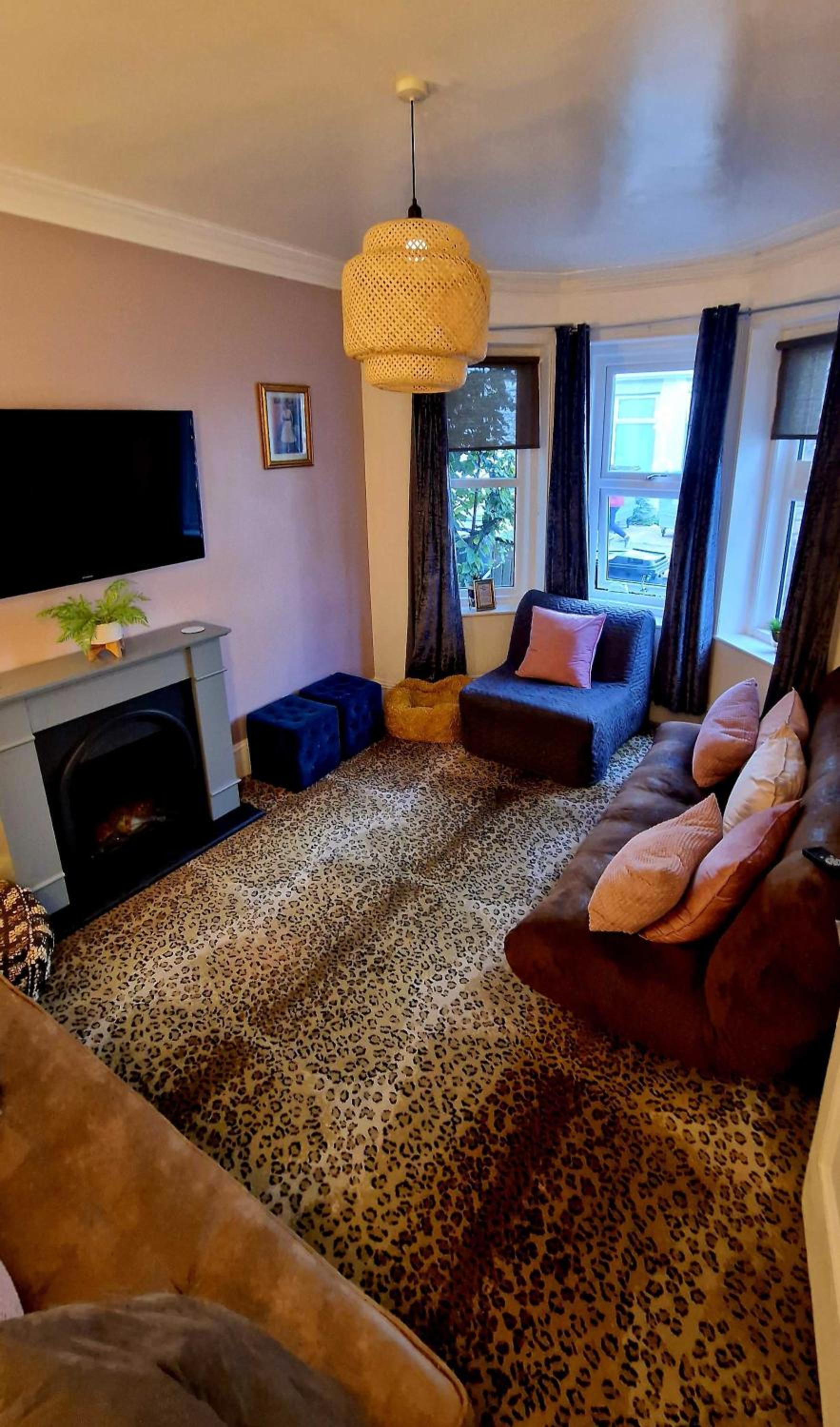 Bournemouth Beach Boutique with Hot Tub - Close to Beach and Town Centre