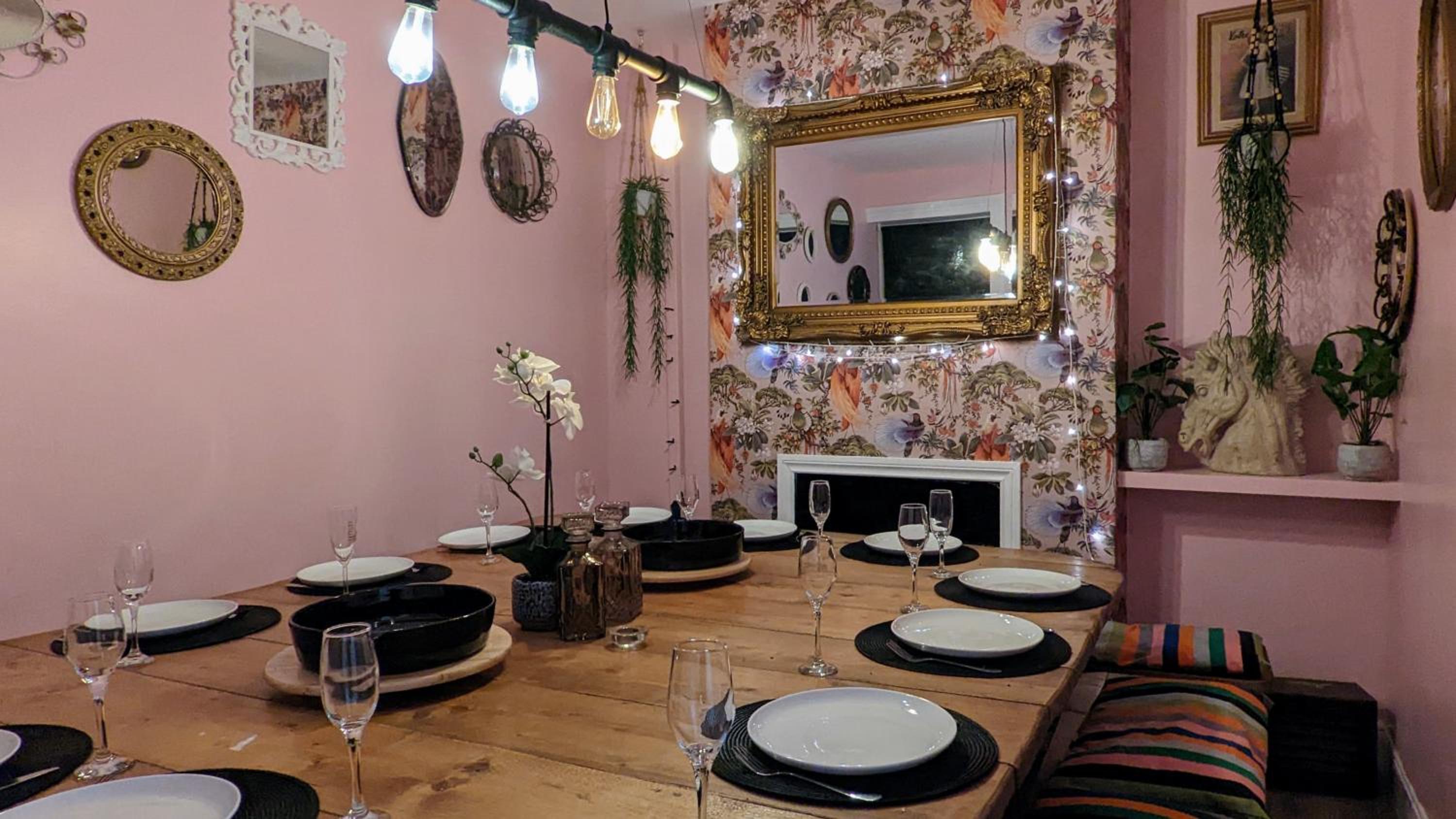 Bournemouth Beach Boutique with Hot Tub - Close to Beach and Town Centre