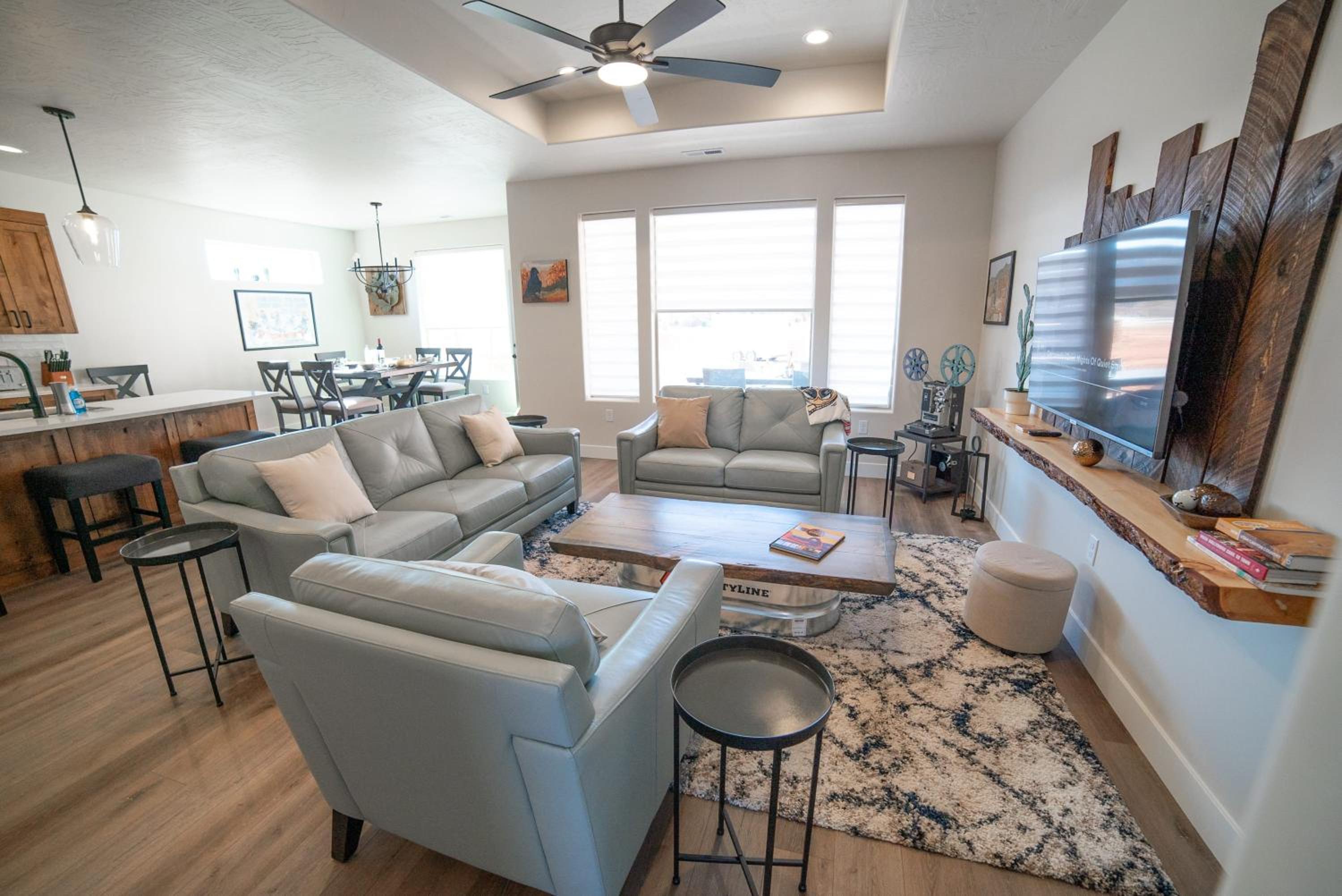 Hollywood Hangout - New West Properties