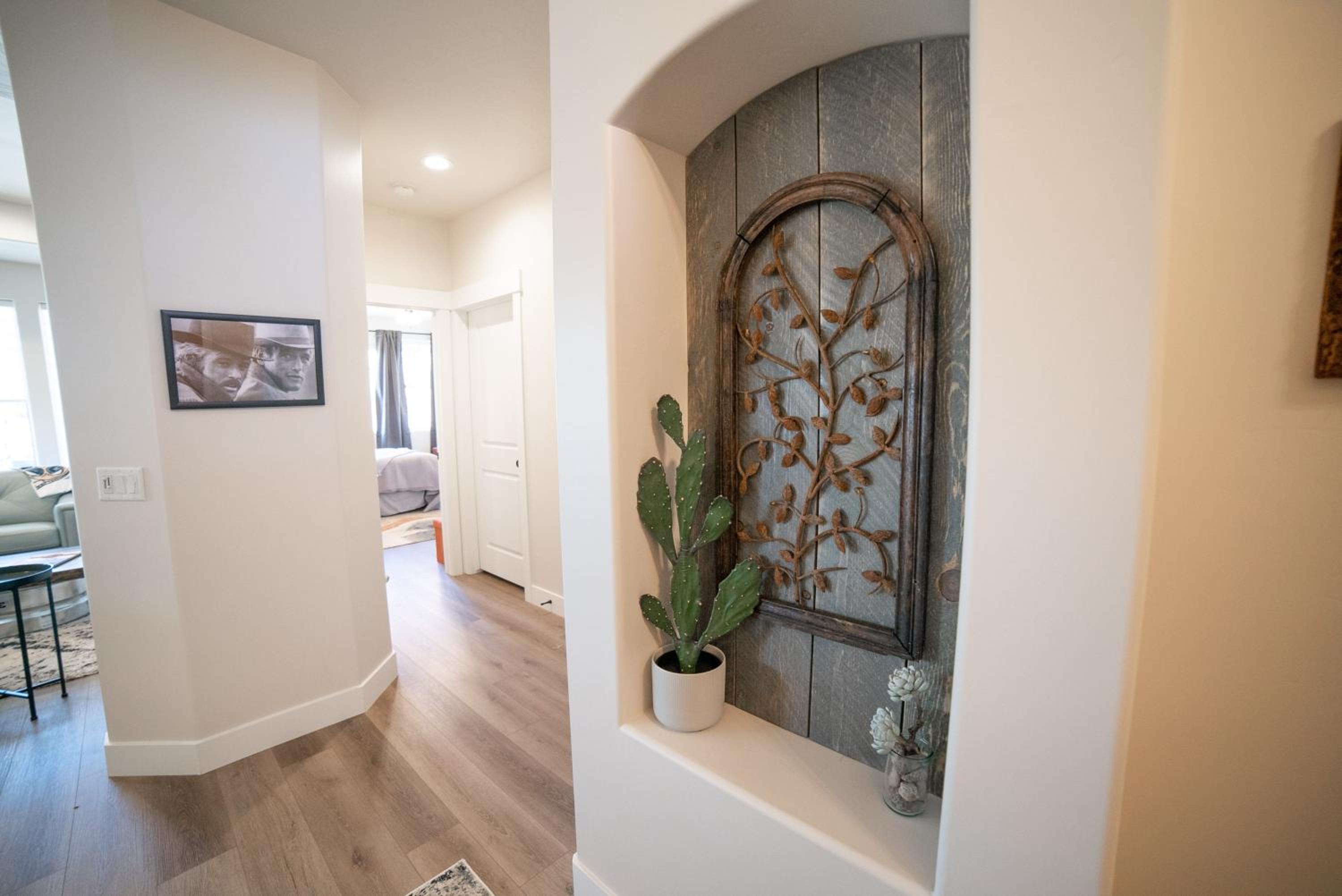 Hollywood Hangout - New West Properties