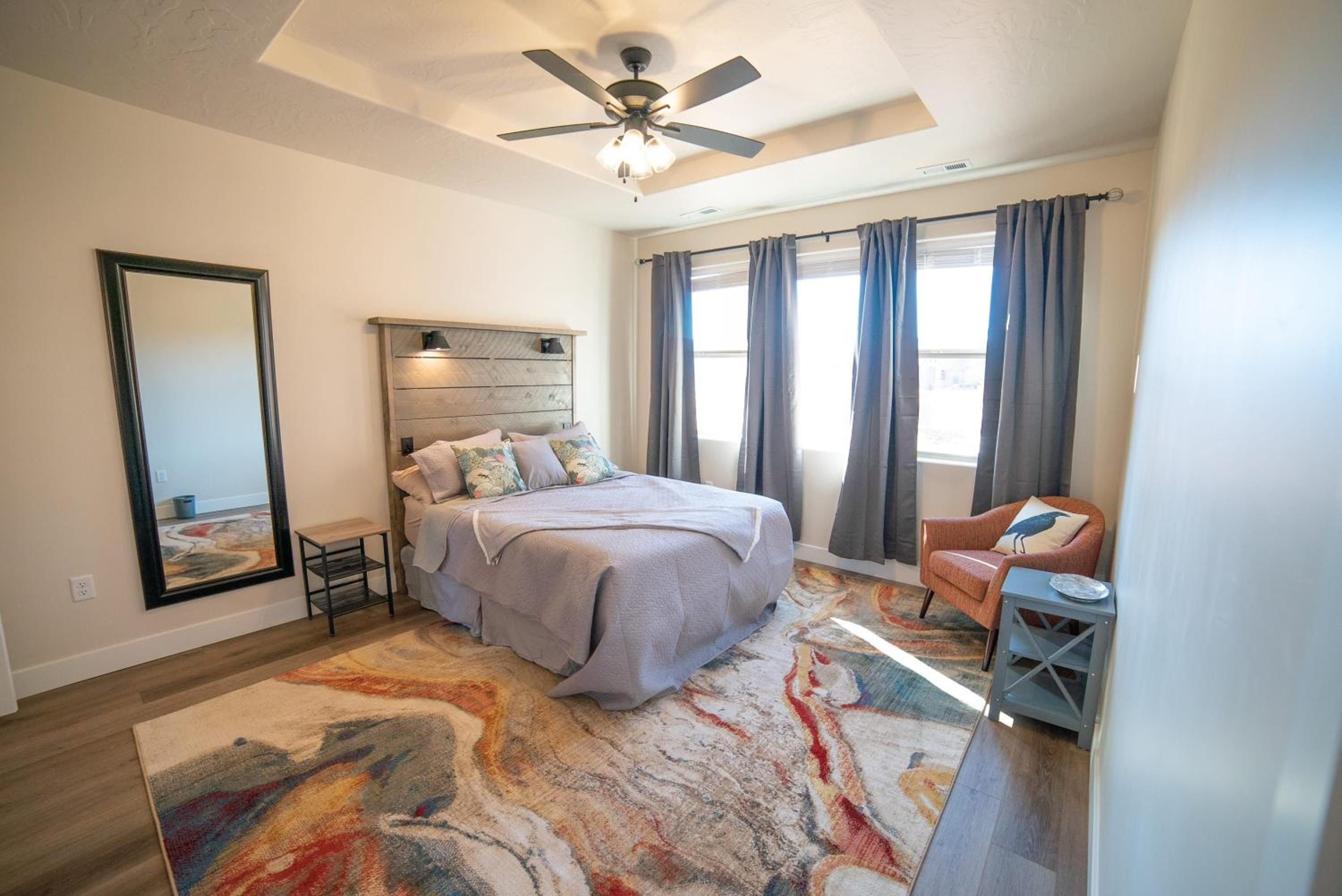 Hollywood Hangout - New West Properties