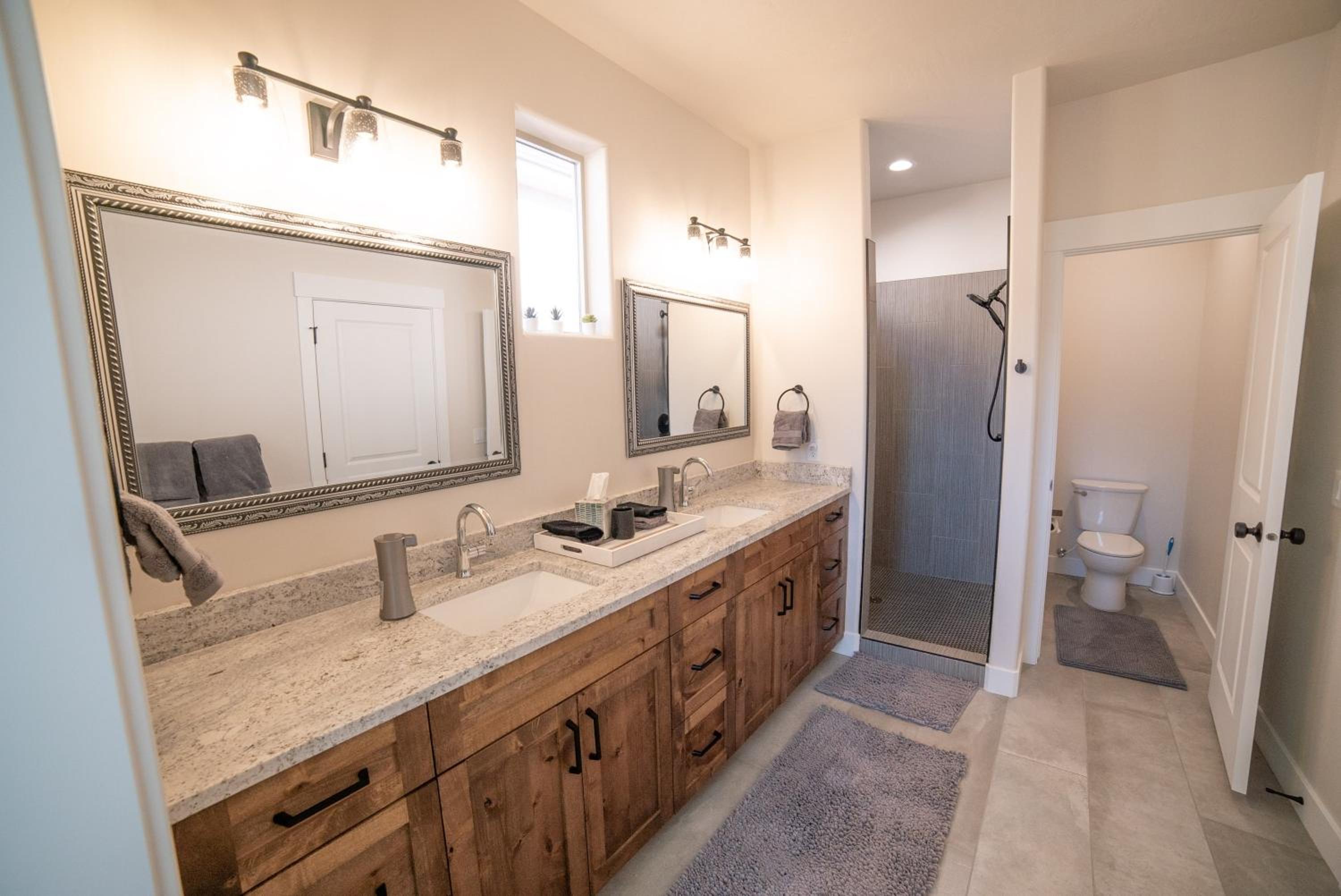 Hollywood Hangout - New West Properties