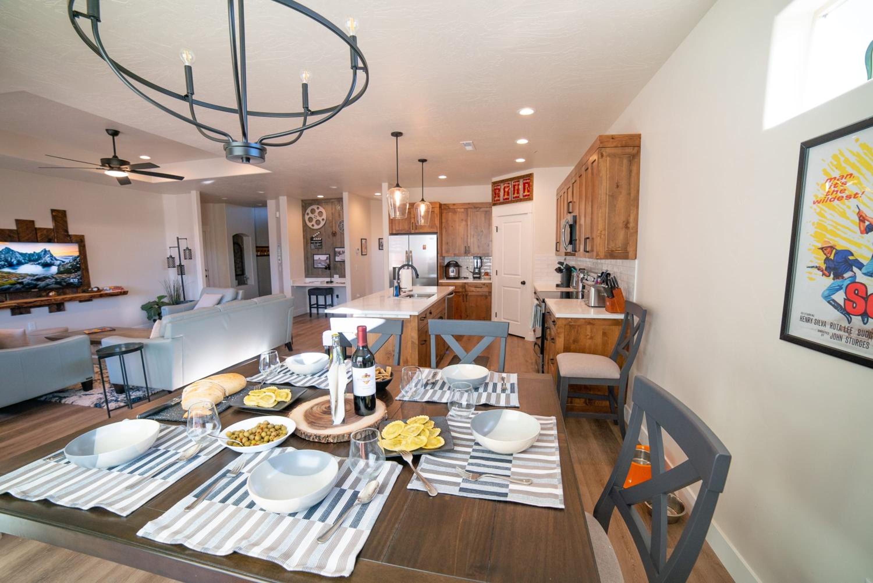 Hollywood Hangout - New West Properties