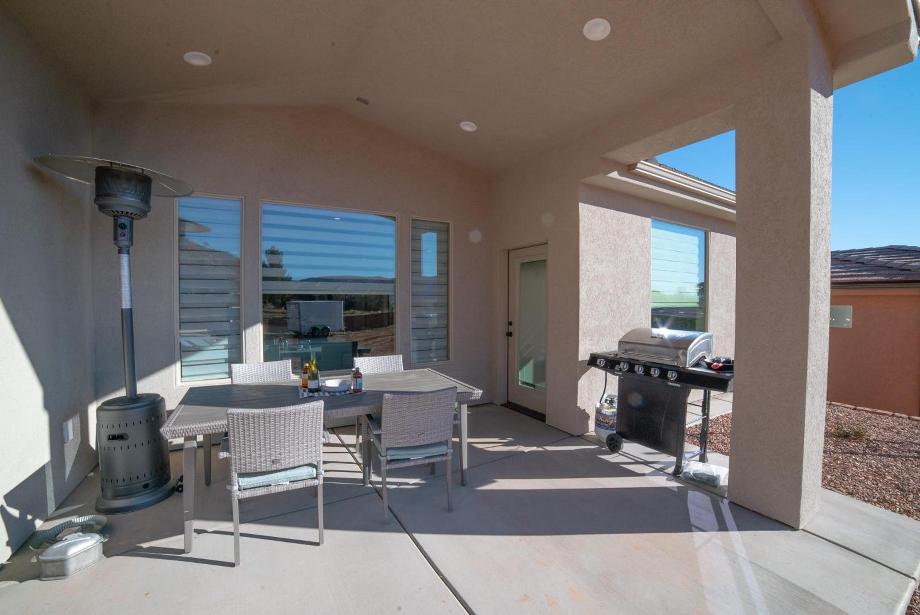 Hollywood Hangout - New West Properties