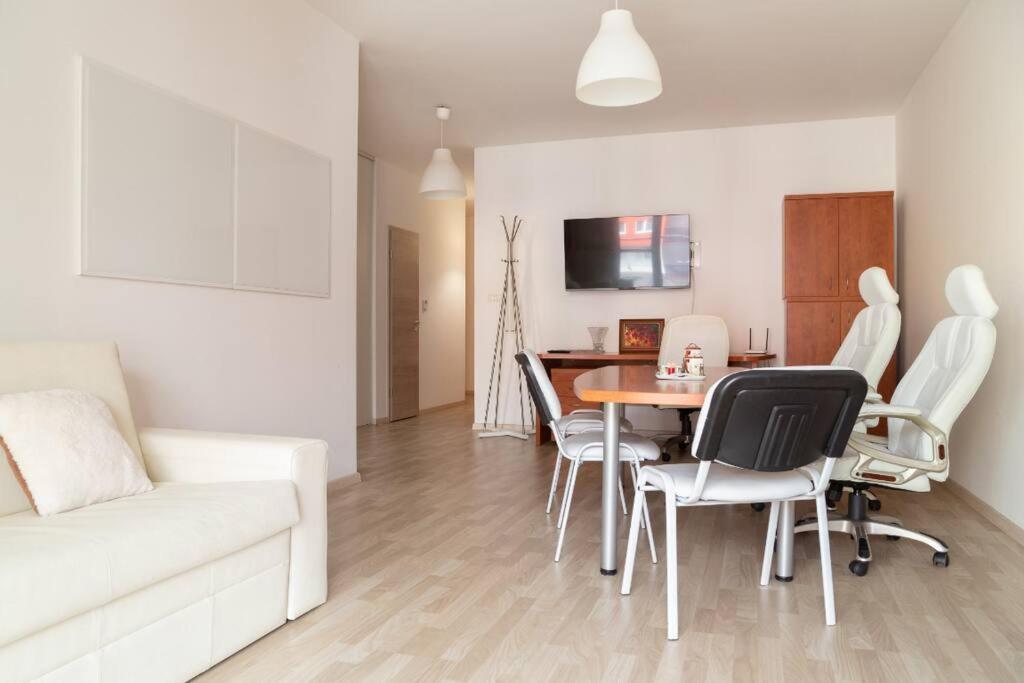 Boho style apartment with garage and large terrace view 5