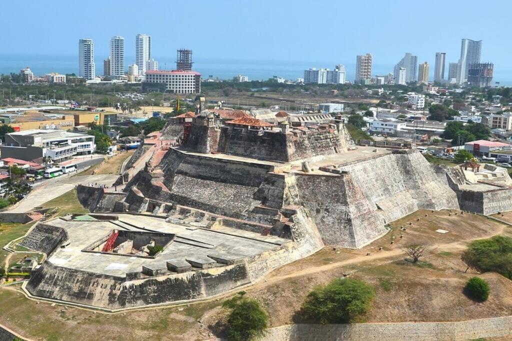 CASA CERCA A EL MAR CON PARQUEADERO