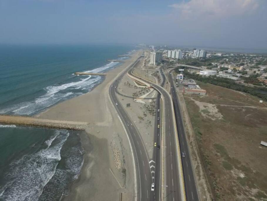 CASA CERCA A EL MAR CON PARQUEADERO
