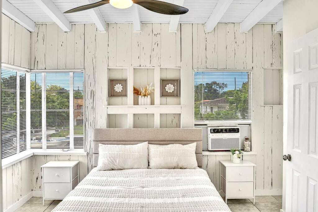 New Year and Holiday Charming Miami Riverfront Stay!