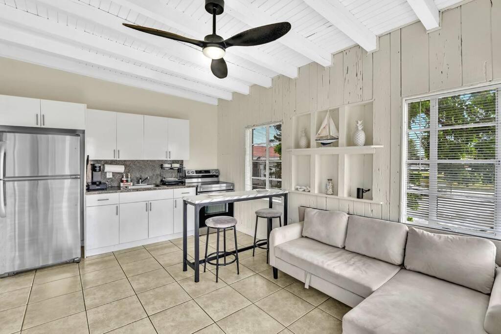 New Year and Holiday Charming Miami Riverfront Stay!