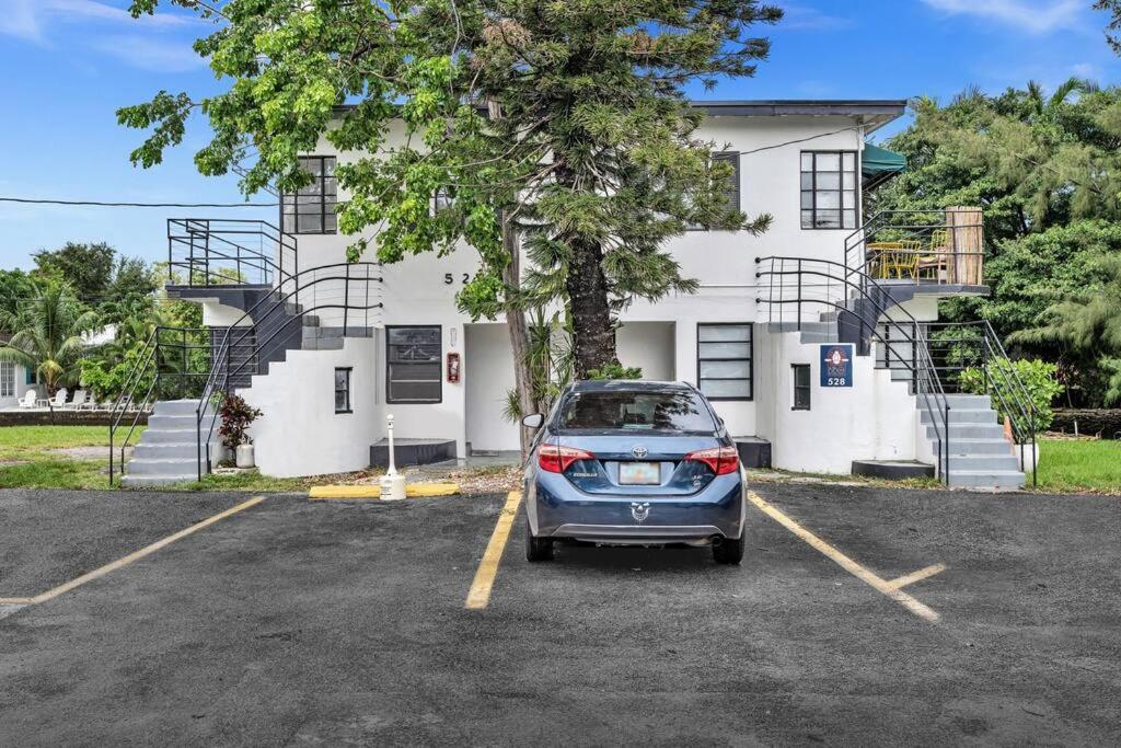 New Year and Holiday Charming Miami Riverfront Stay!