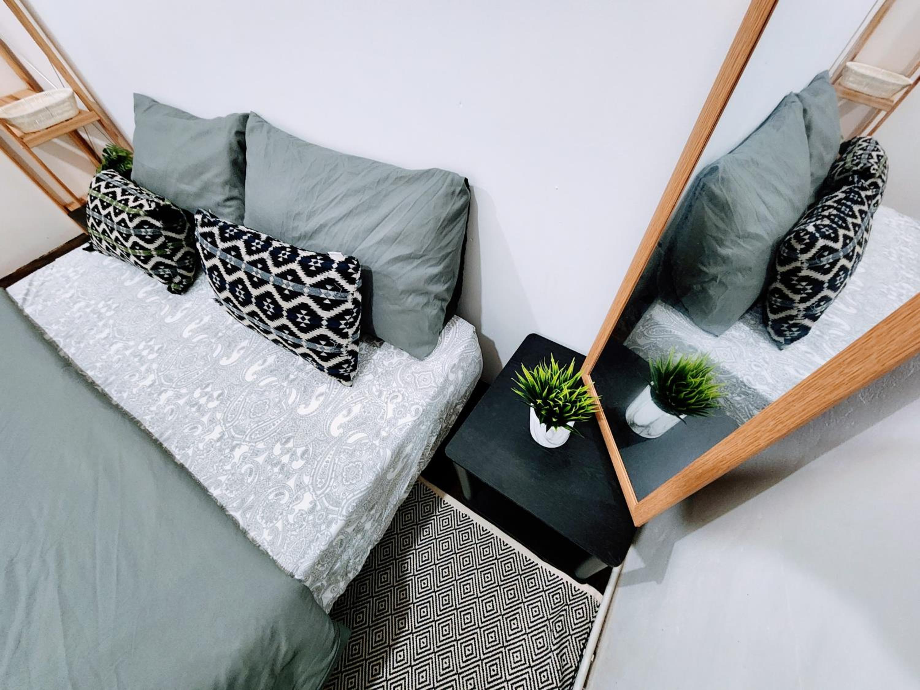 Upspot Kuching Waterfront Premium Hostel