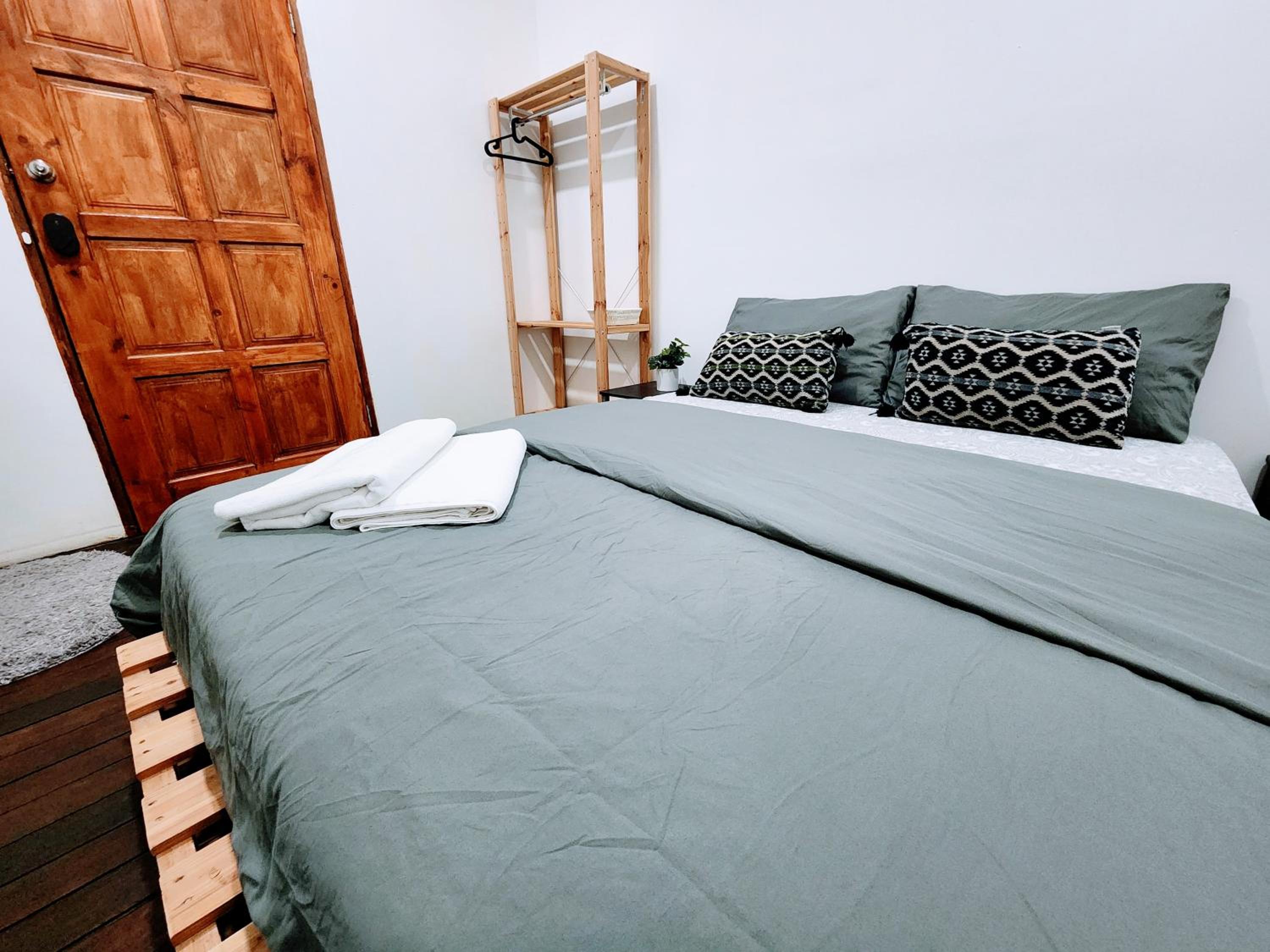 Upspot Kuching Waterfront Premium Hostel