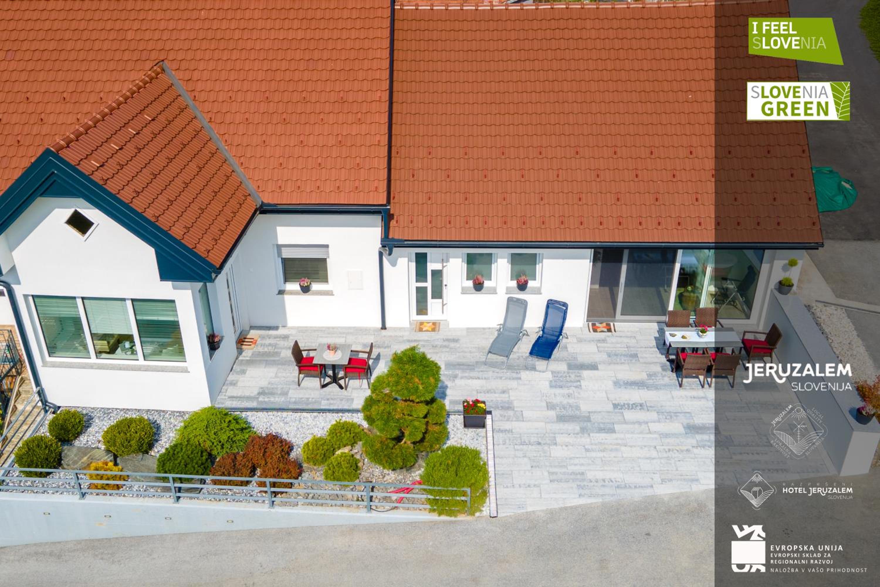 POD OREHI - Hiša na podeželju - RAZPRŠENI HOTEL Jeruzalem Slovenija view 2