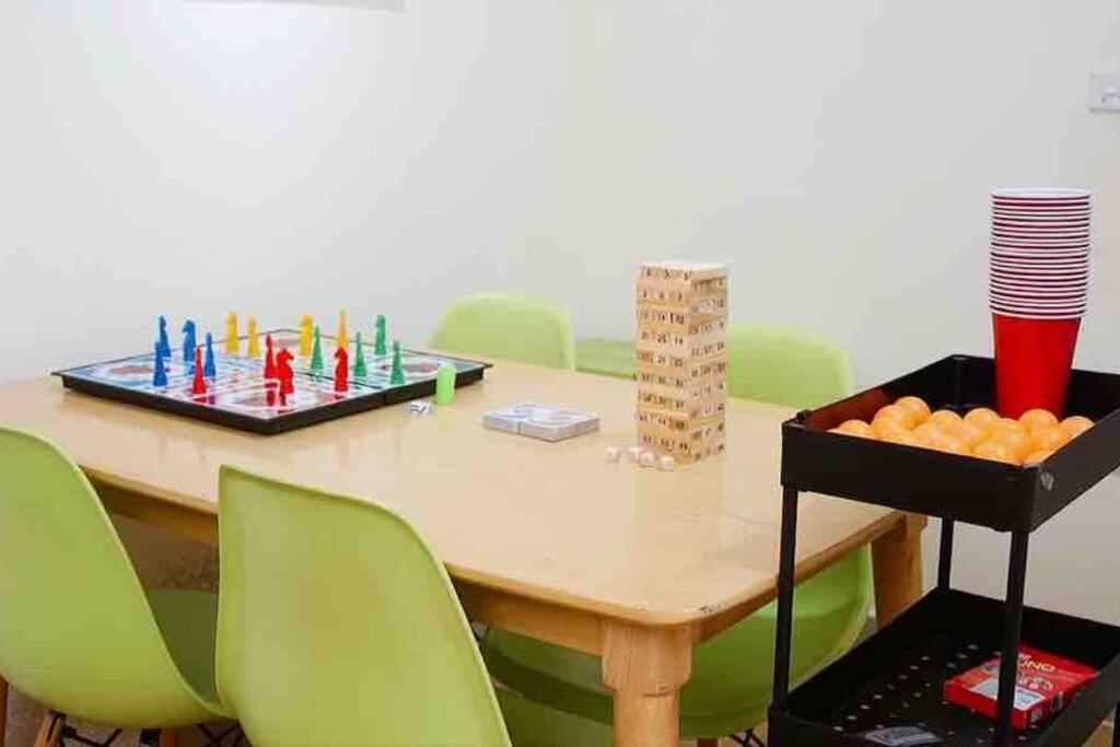 4 Bed Rooms with Kitchen for 11 guests Family-friendly Home in Hanoi Old Quarter
