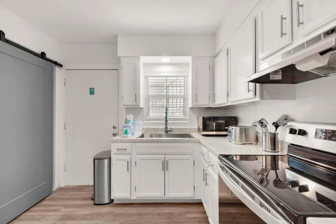 Bluefish 3 OKA Island 2BR Hideaway Walk2Beach view 3