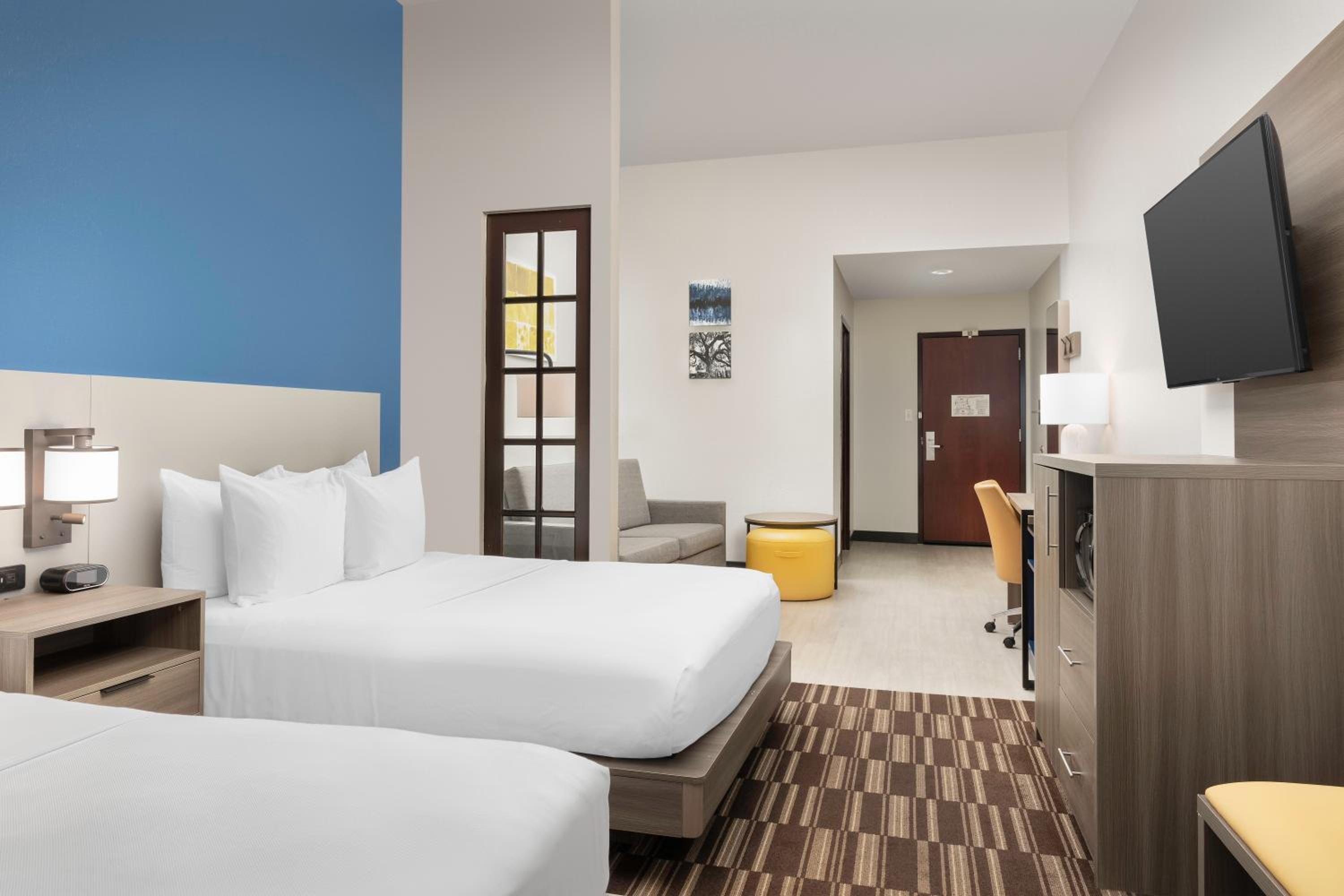 Lake City Vacations - Comfort Suites Lake City - Property Image 1