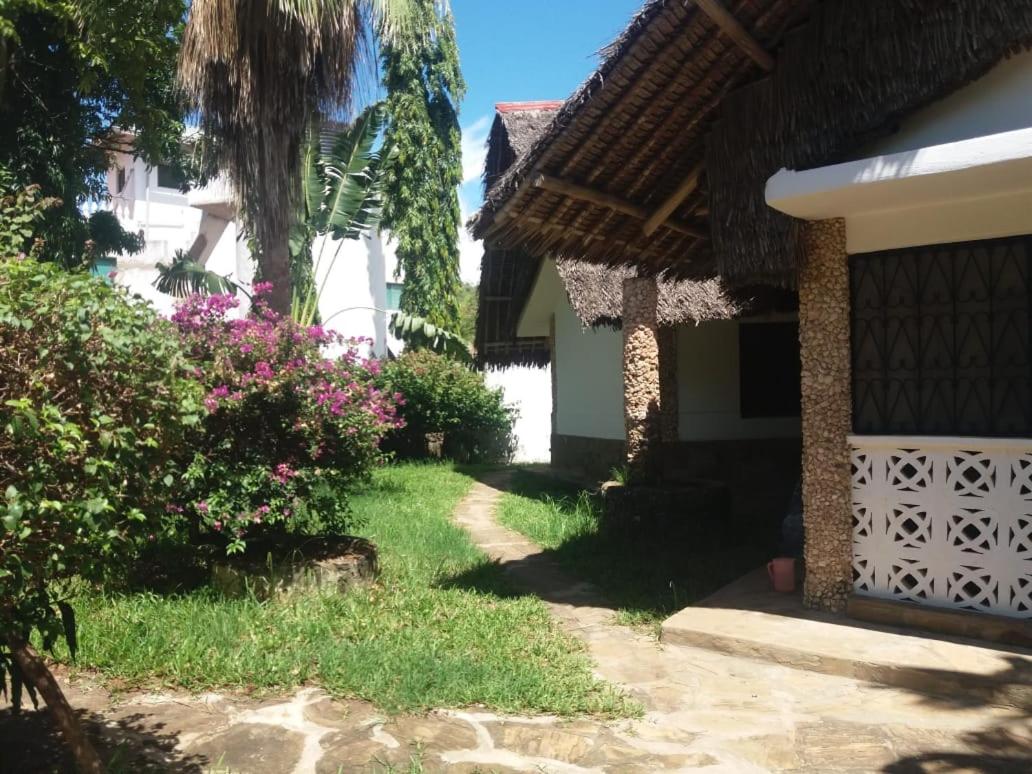 serene home in DIani view 2