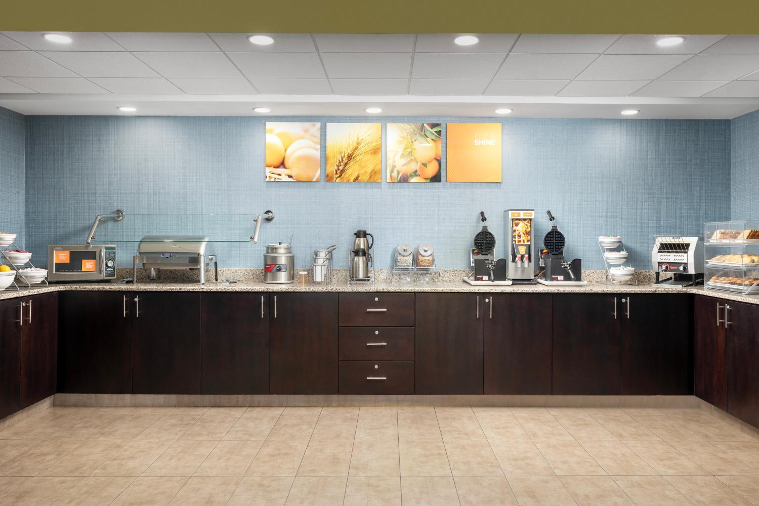 Lake City Vacations - Comfort Suites Lake City - Property Image 6