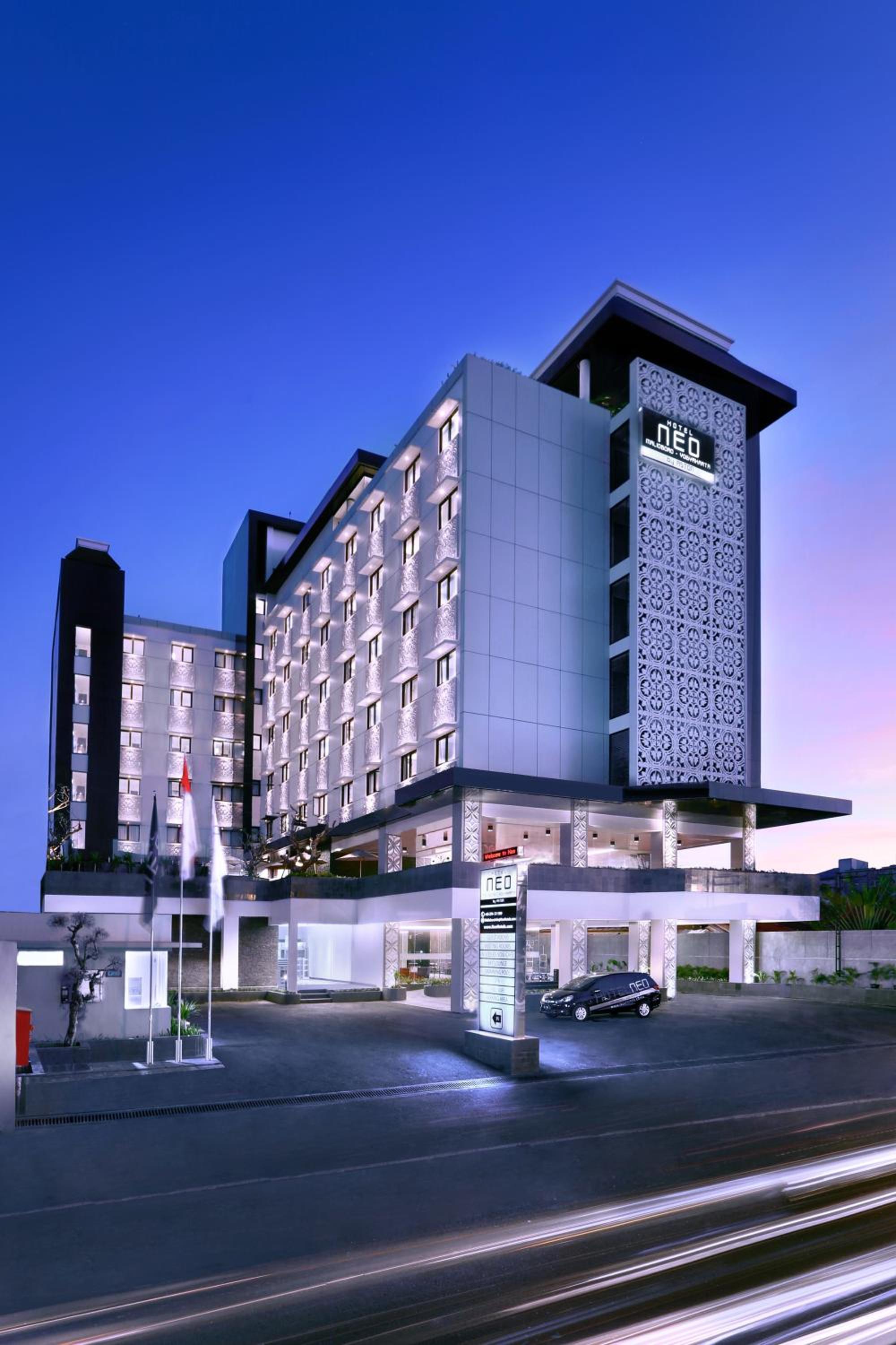 Hotel Neo Malioboro by ASTON - Image 1
